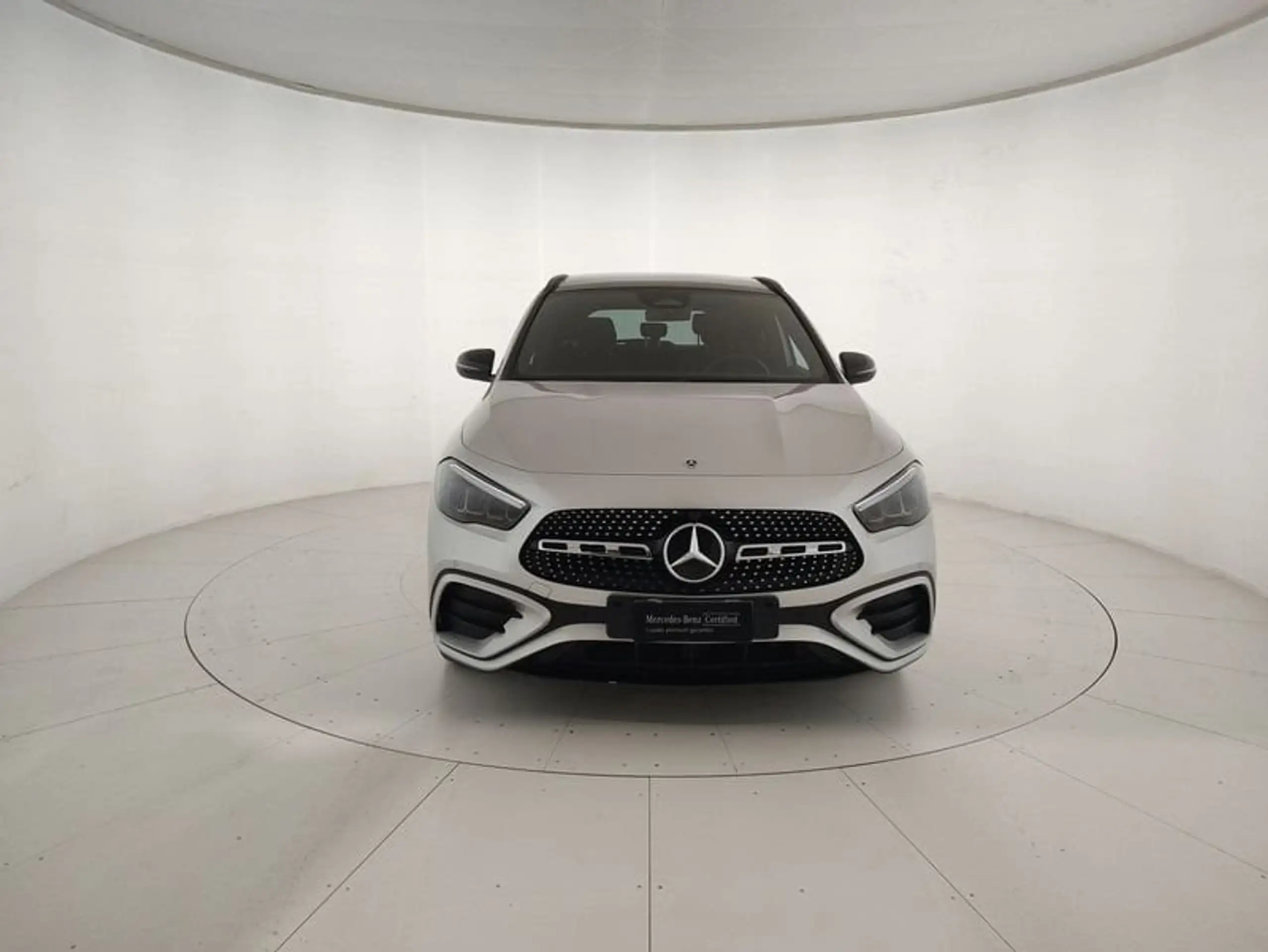 Mercedes-Benz - GLA 220