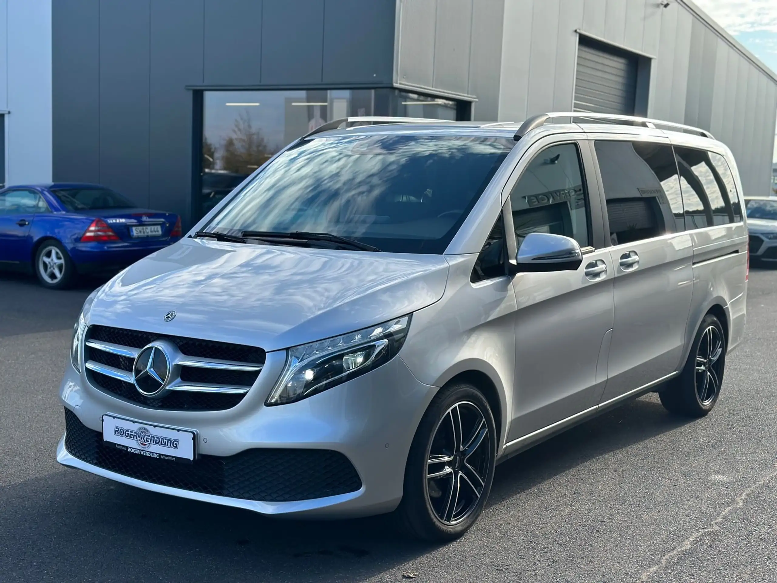 Mercedes-Benz - V 300