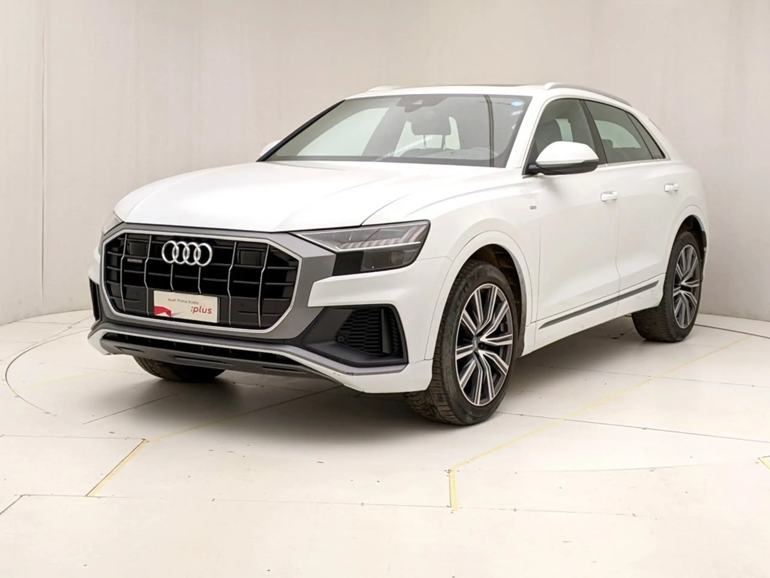 Audi - Q8