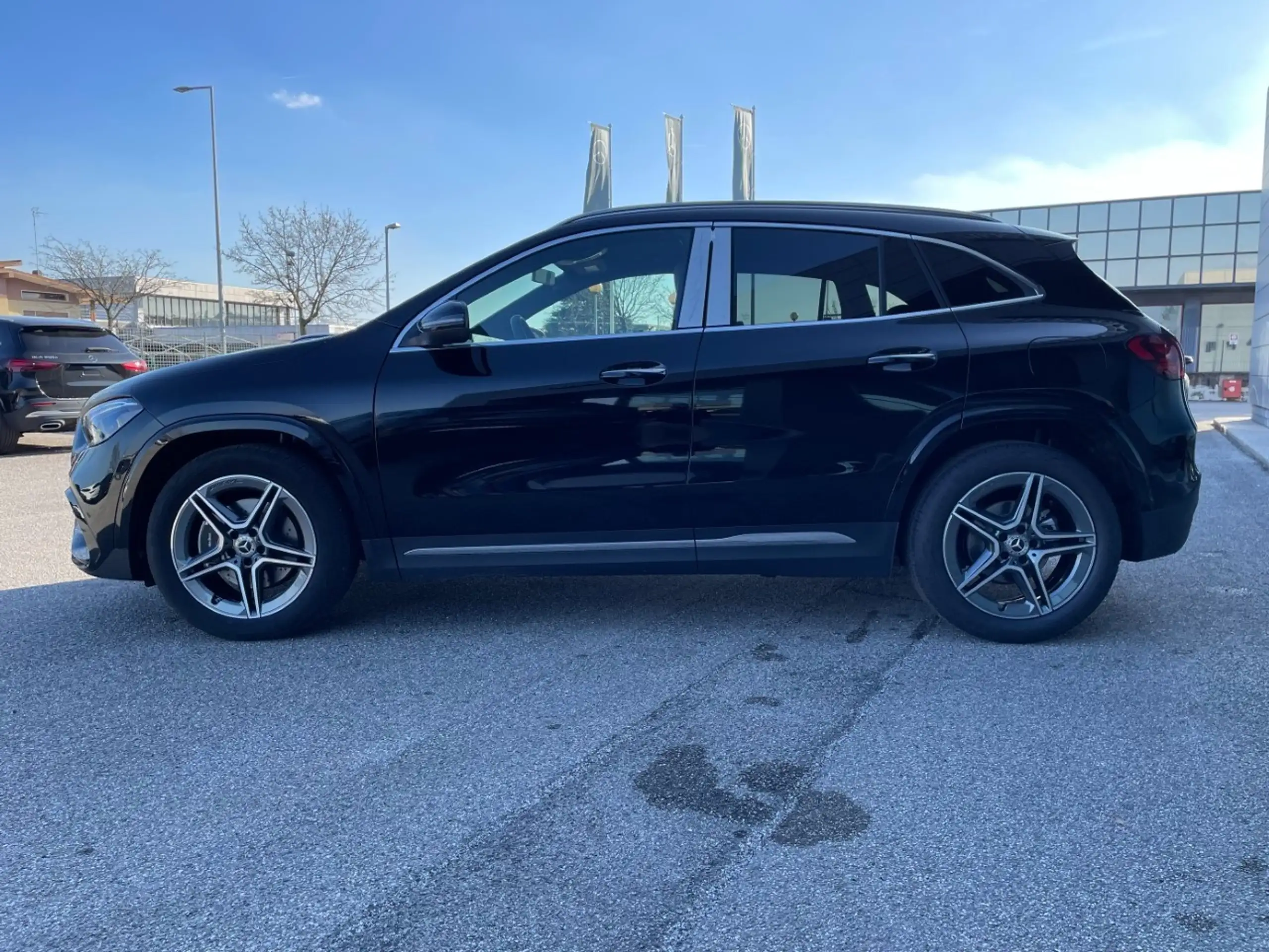 Mercedes-Benz - GLA 200