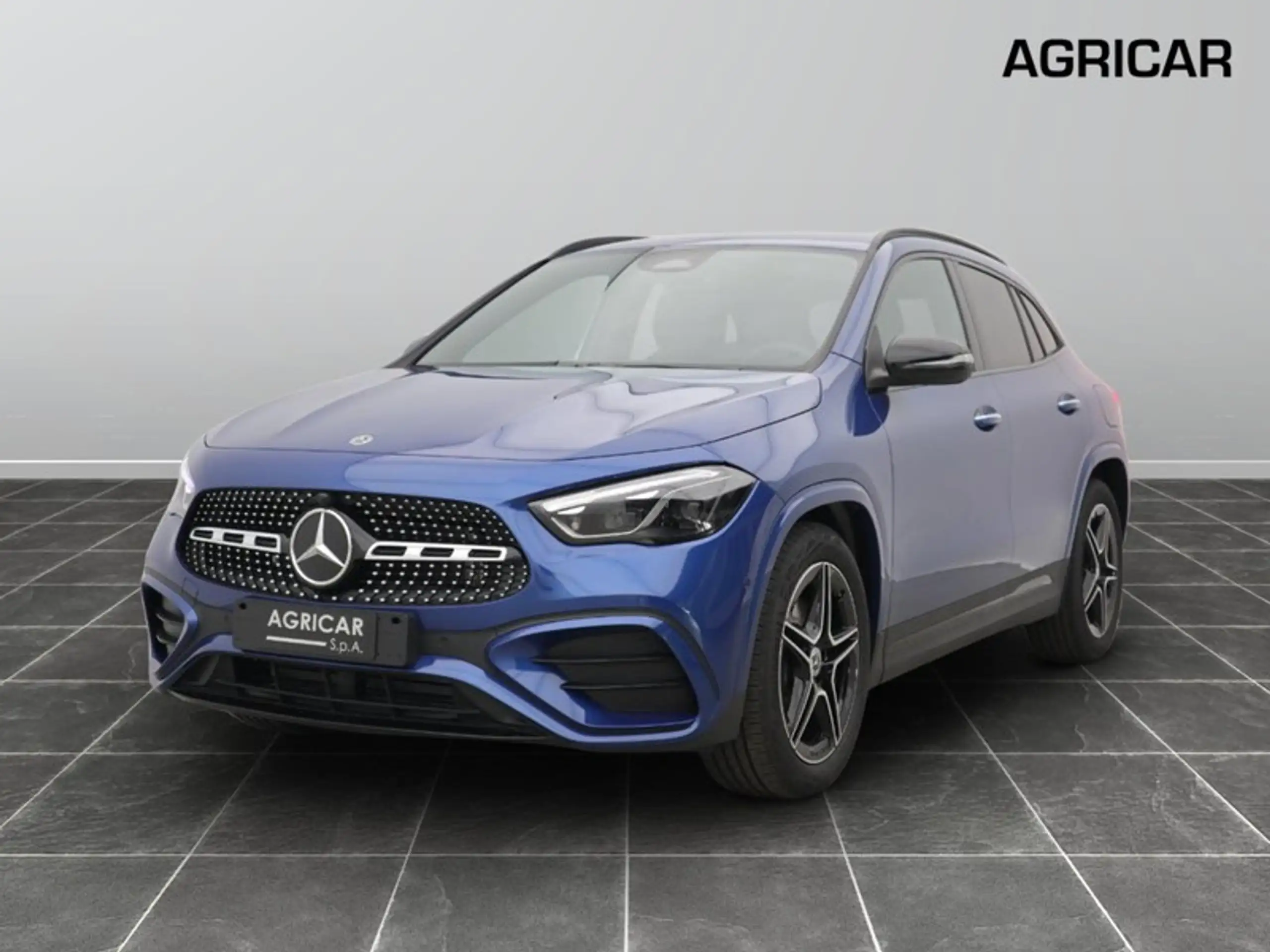 Mercedes-Benz - GLA 200