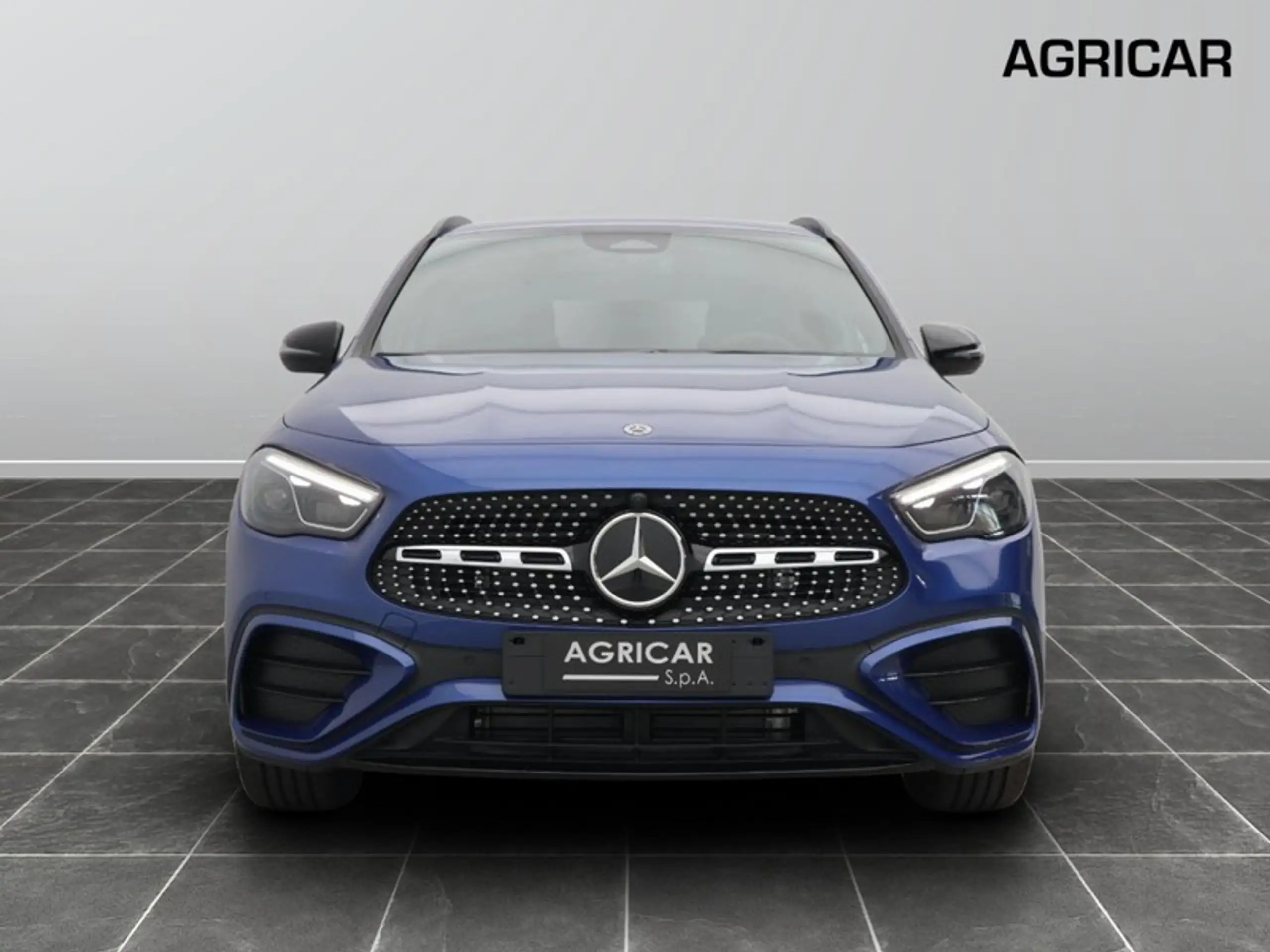 Mercedes-Benz - GLA 200