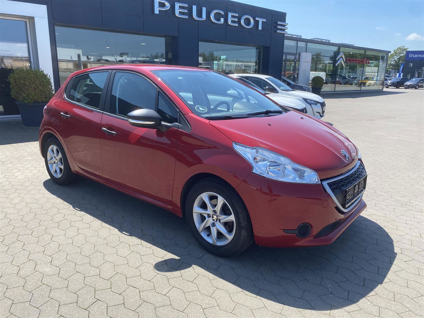 Peugeot - 208