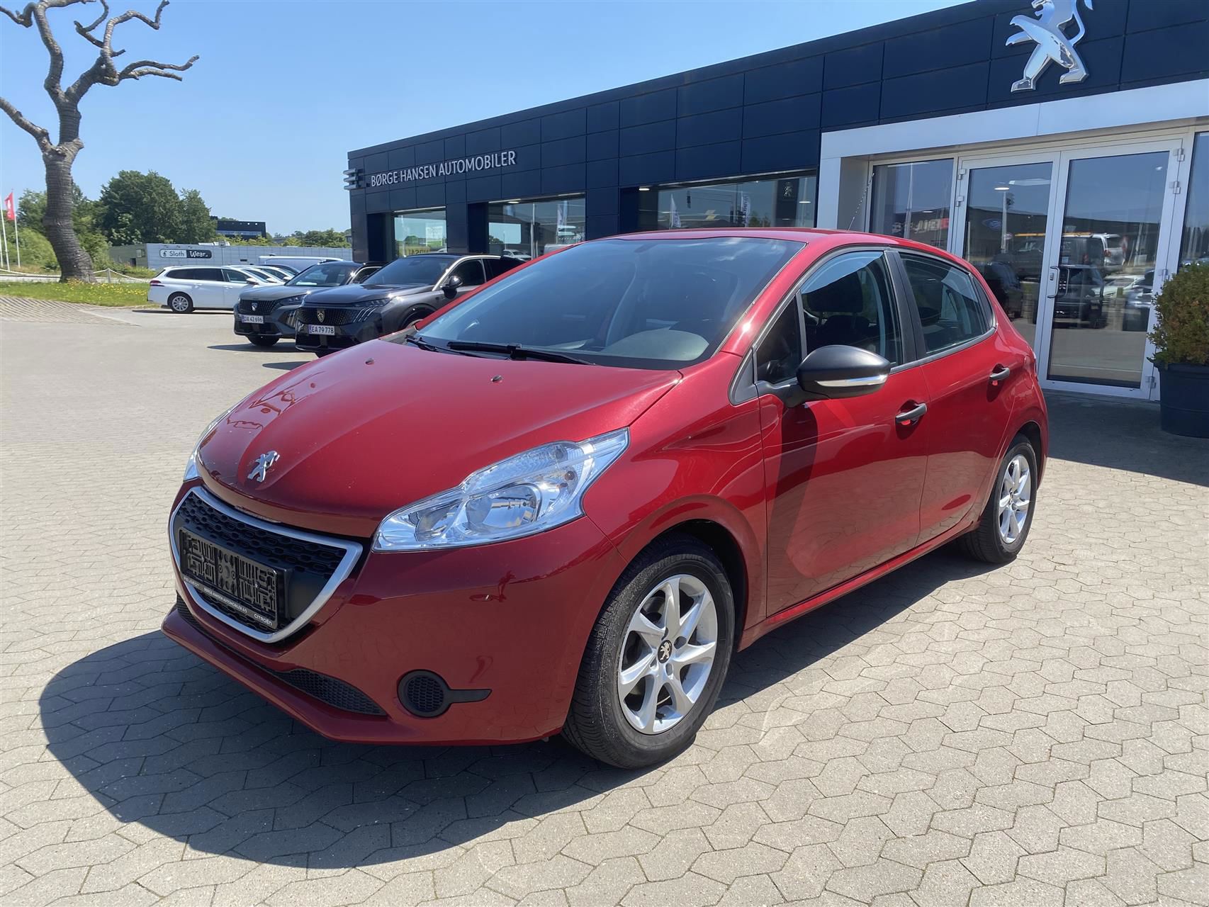 Peugeot - 208