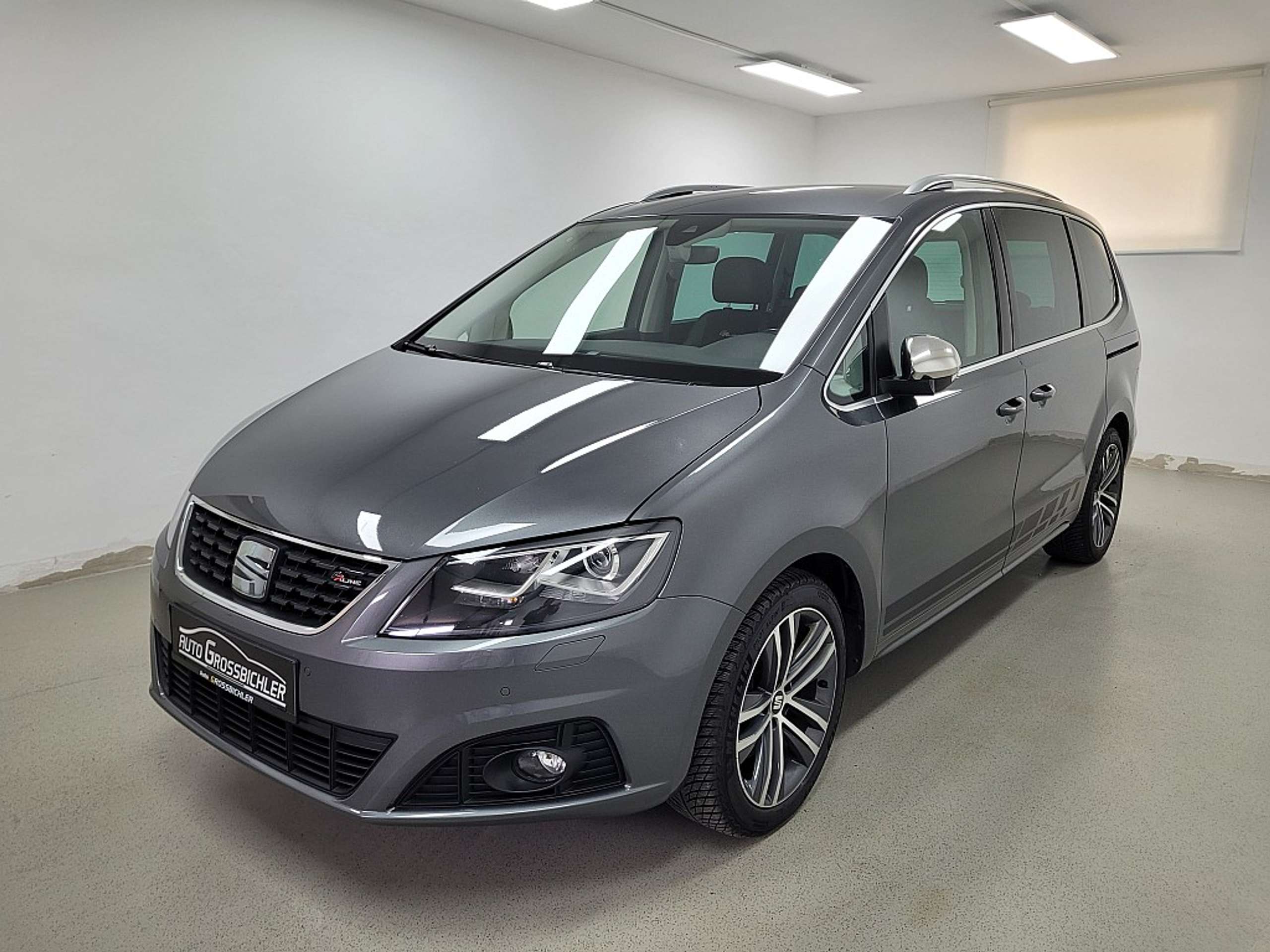 SEAT - Alhambra