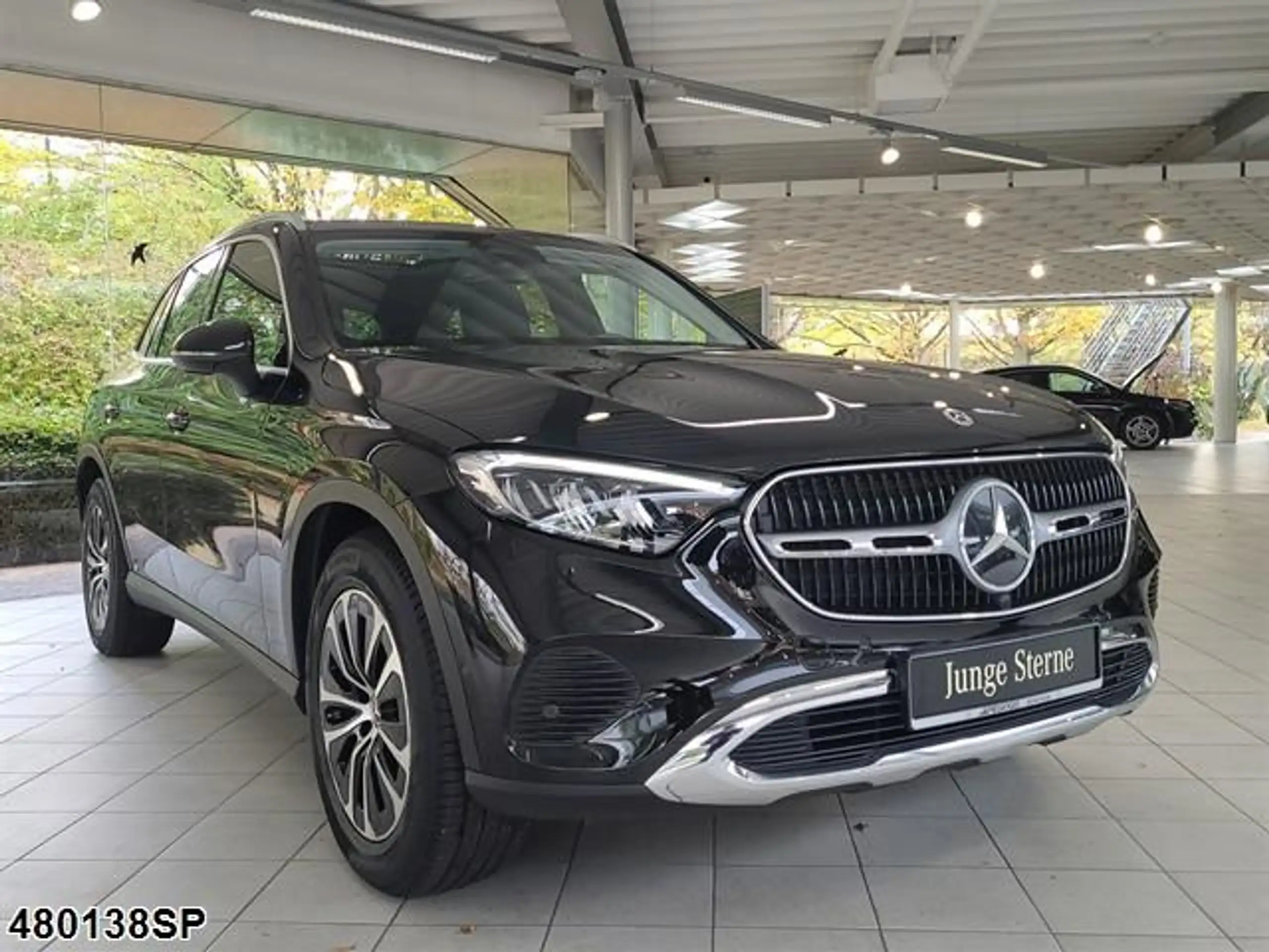 Mercedes-Benz - GLC 200