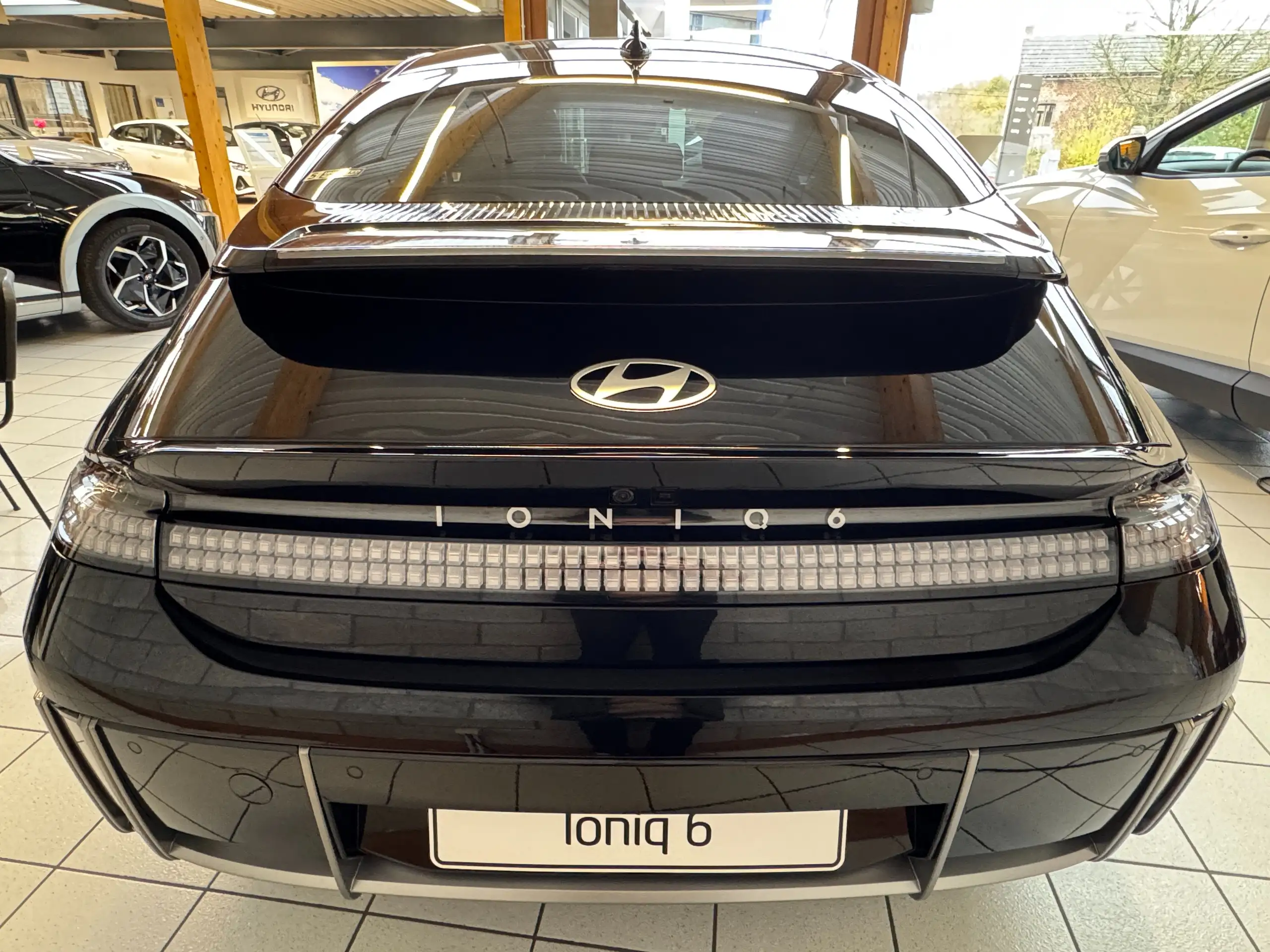 Hyundai - IONIQ 6