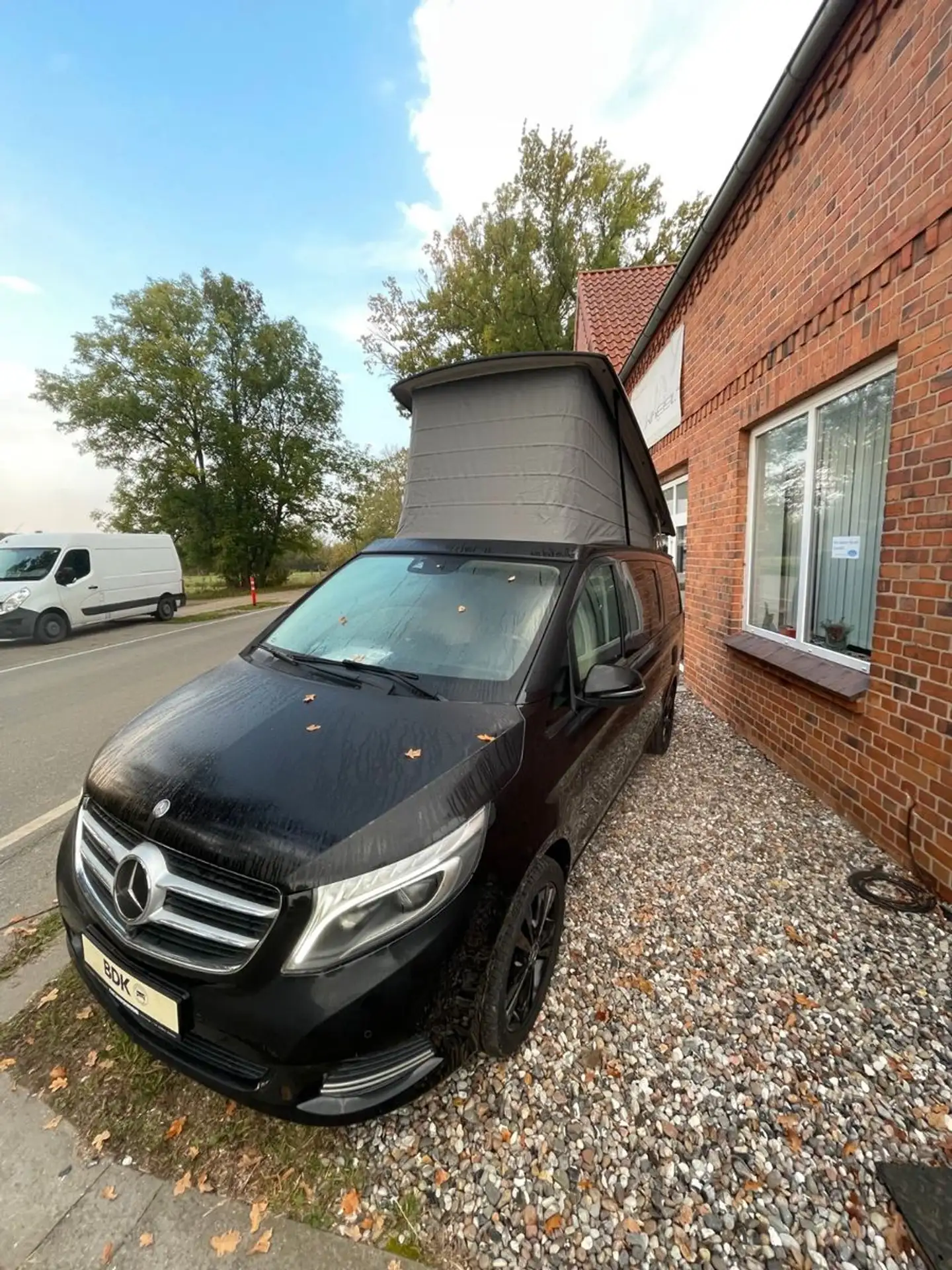 Mercedes-Benz - V 250