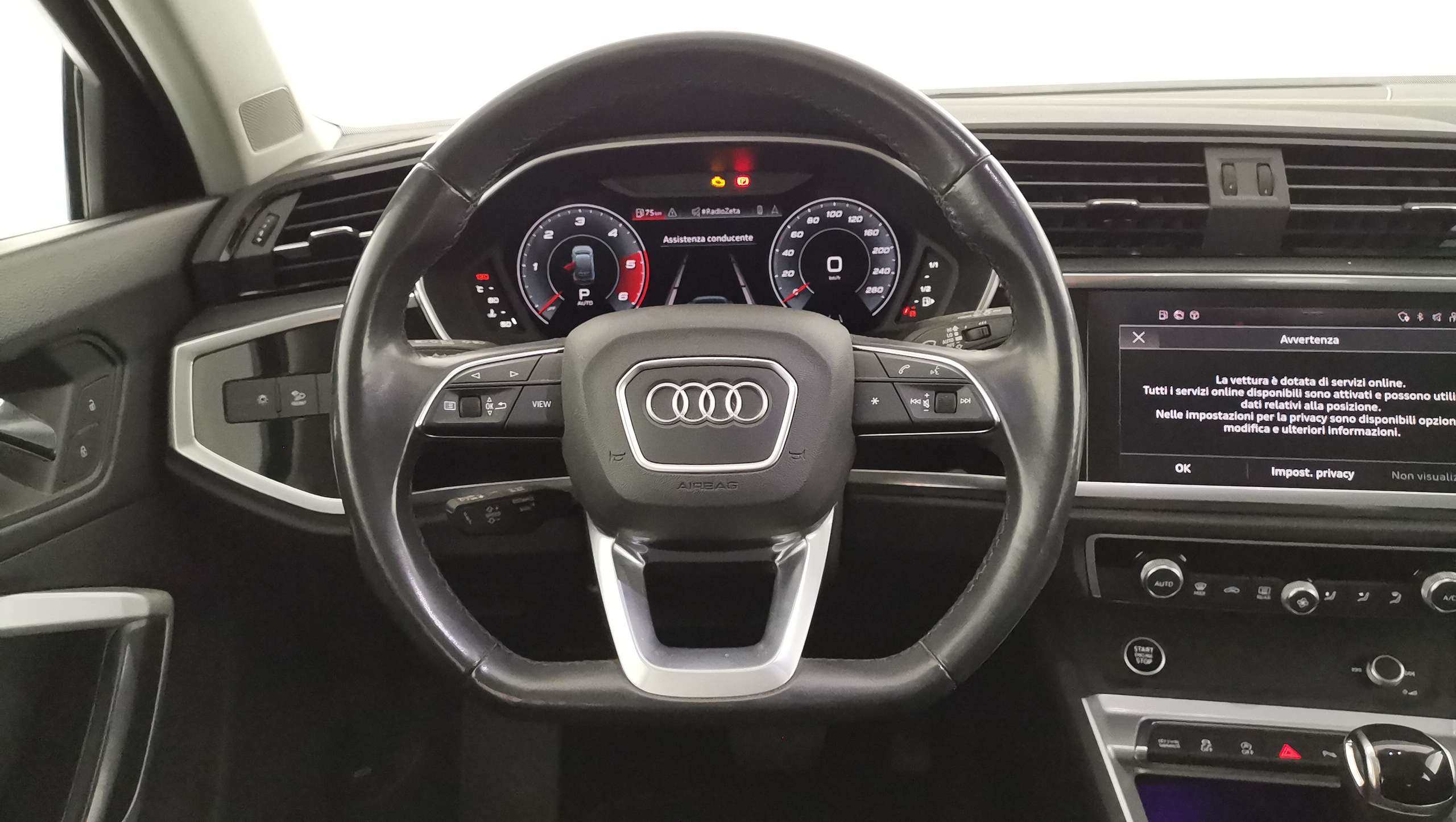 Audi - Q3