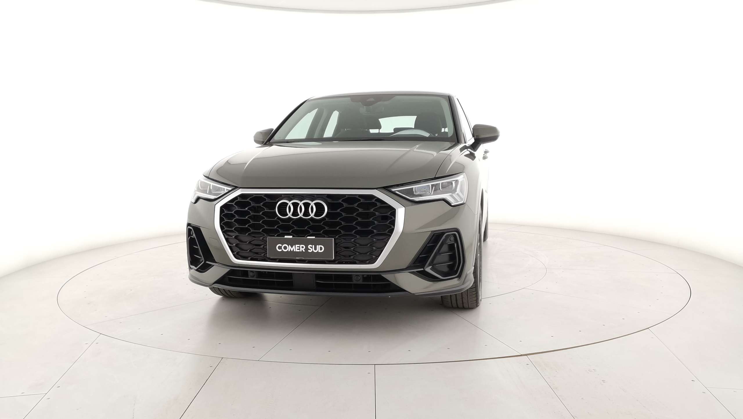 Audi - Q3