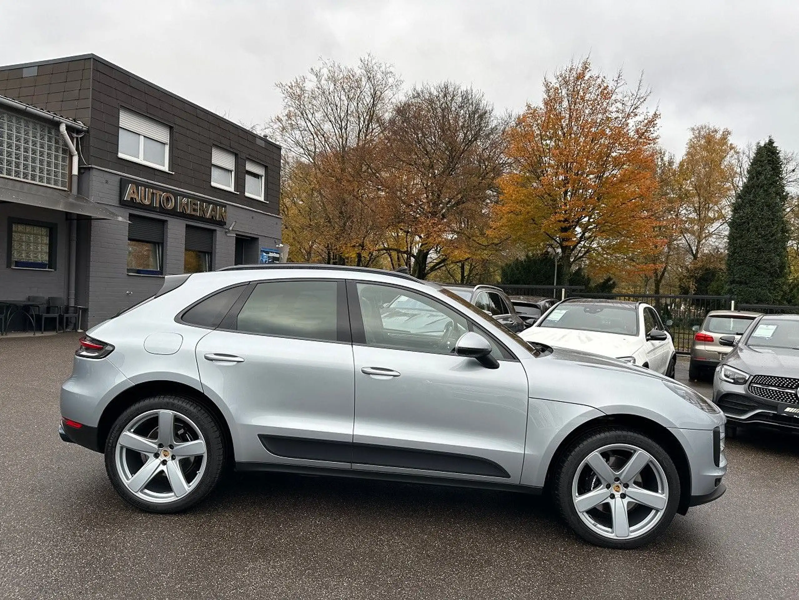 Porsche - Macan