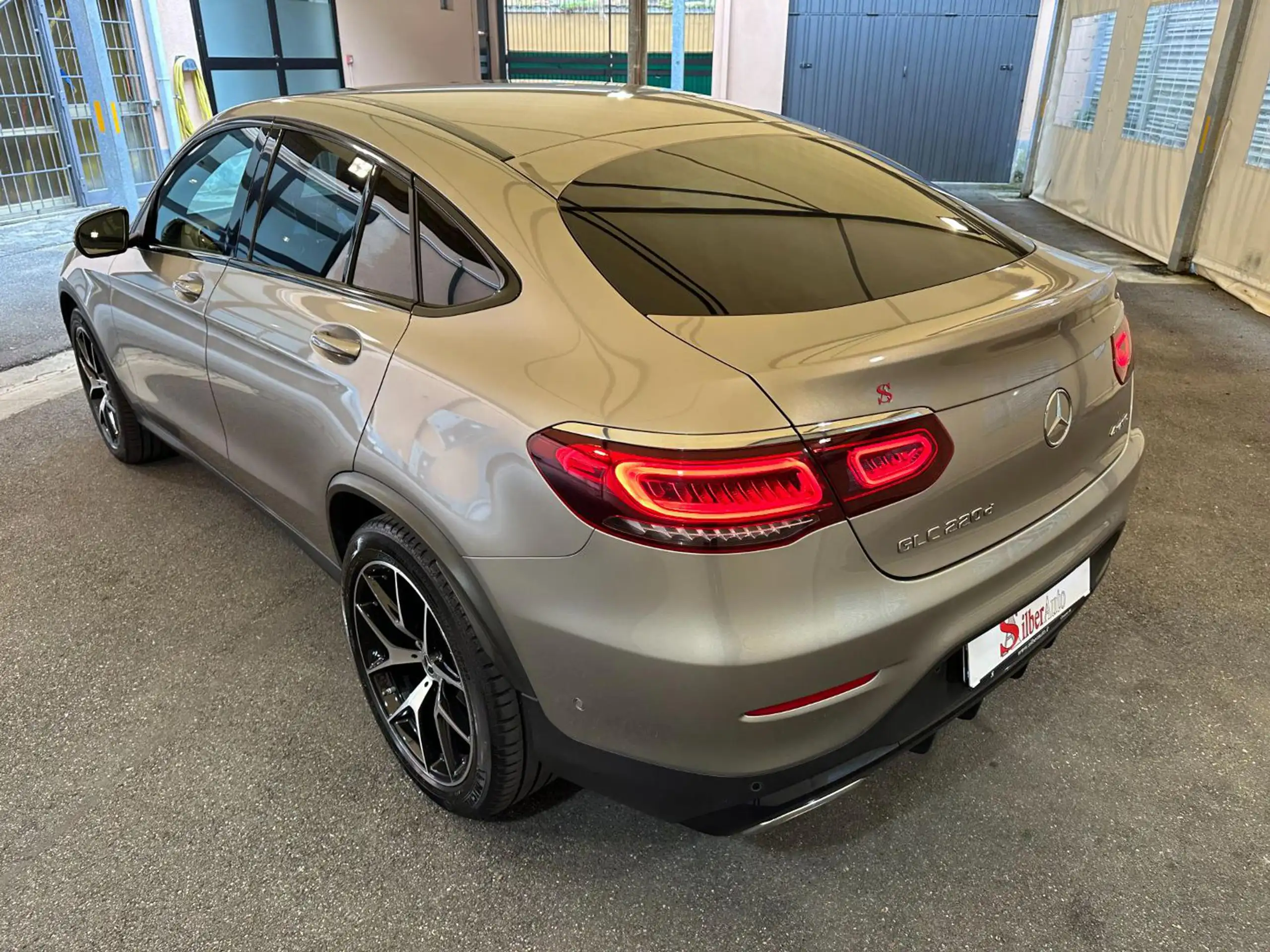 Mercedes-Benz - GLC 220