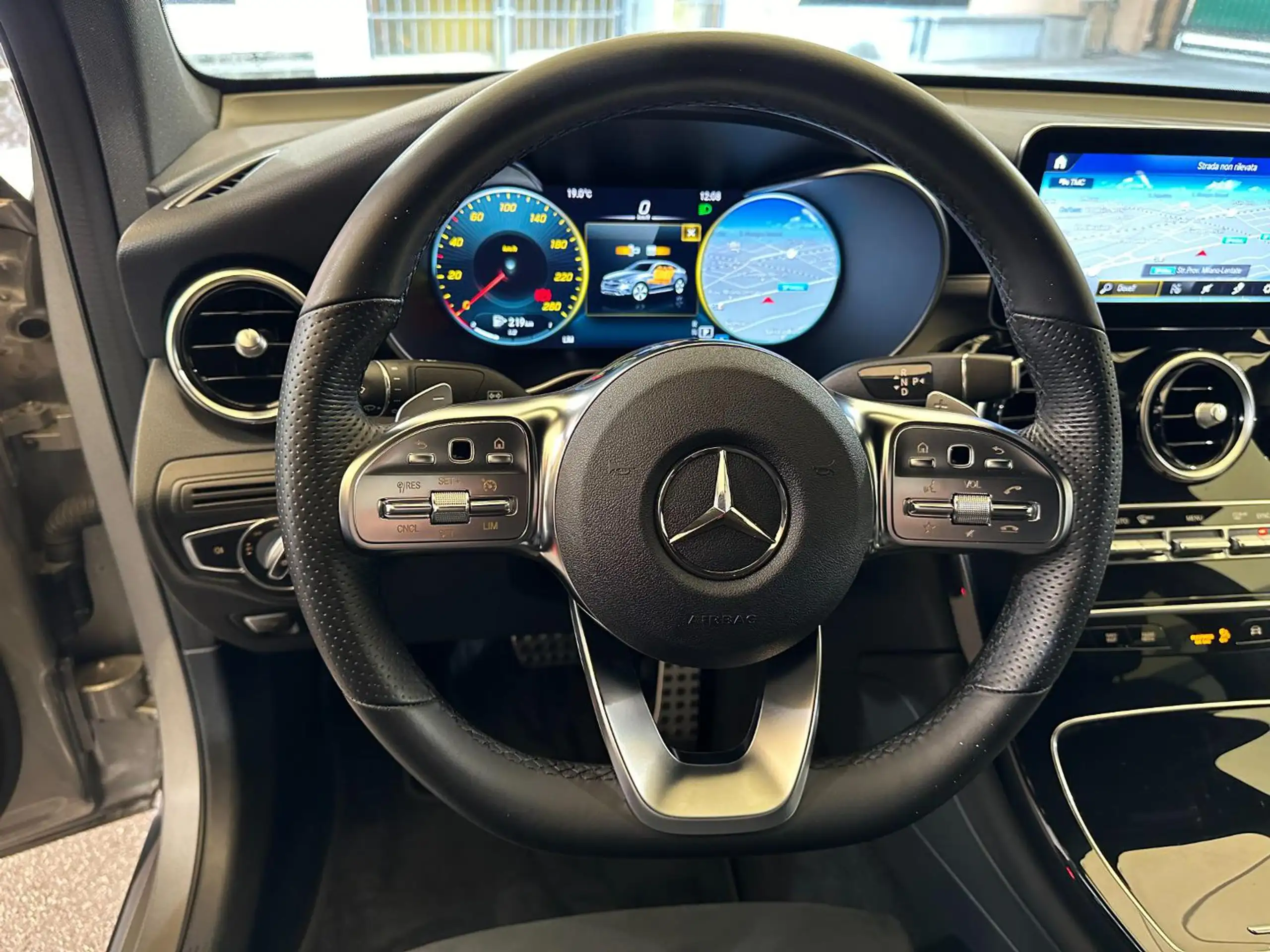 Mercedes-Benz - GLC 220