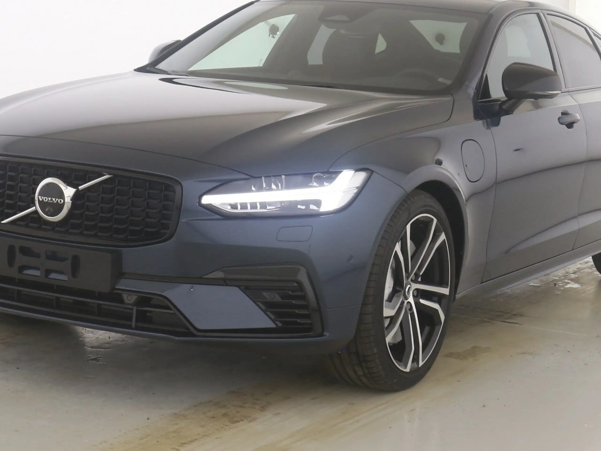 Volvo - S90