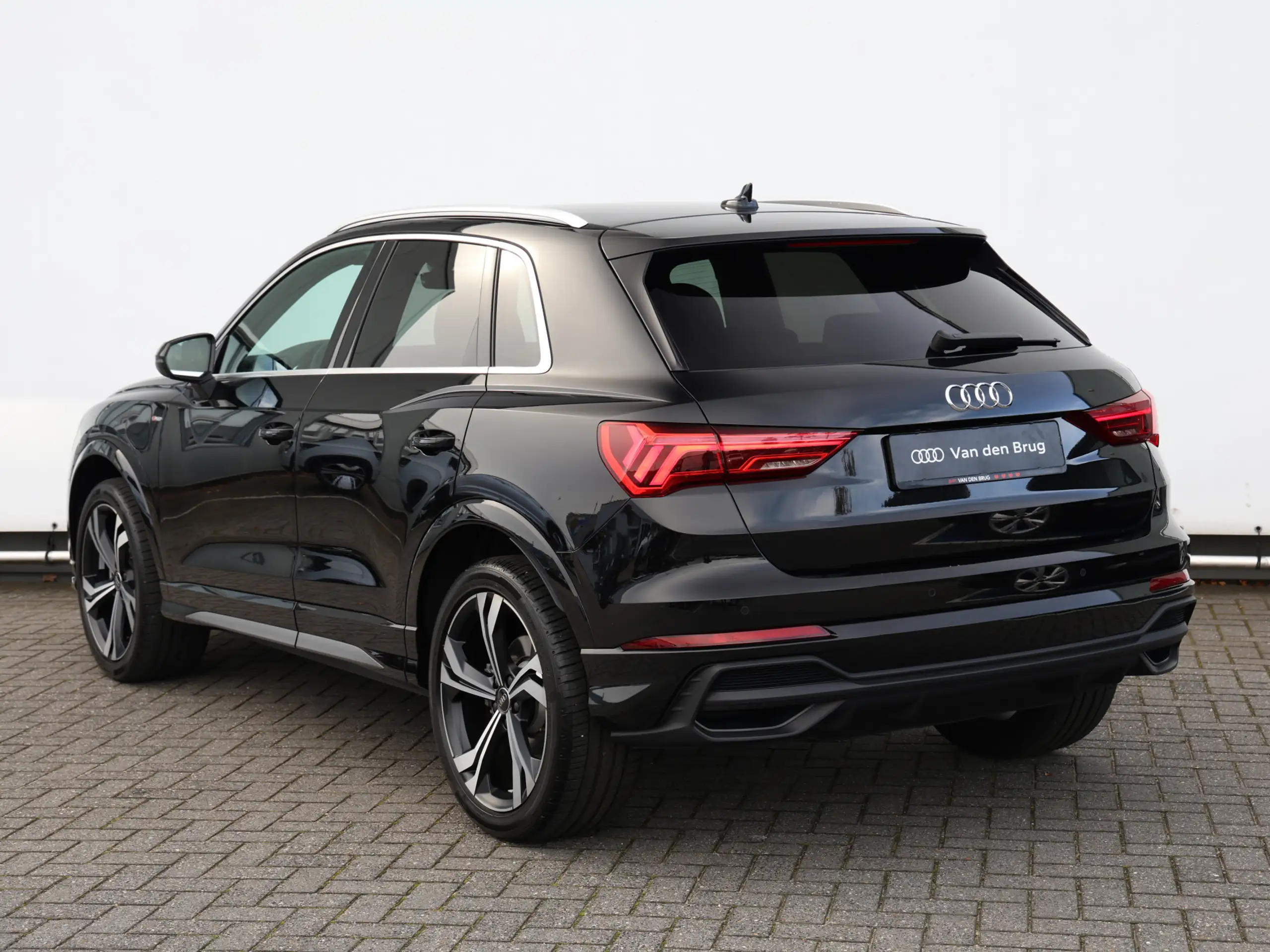 Audi - Q3