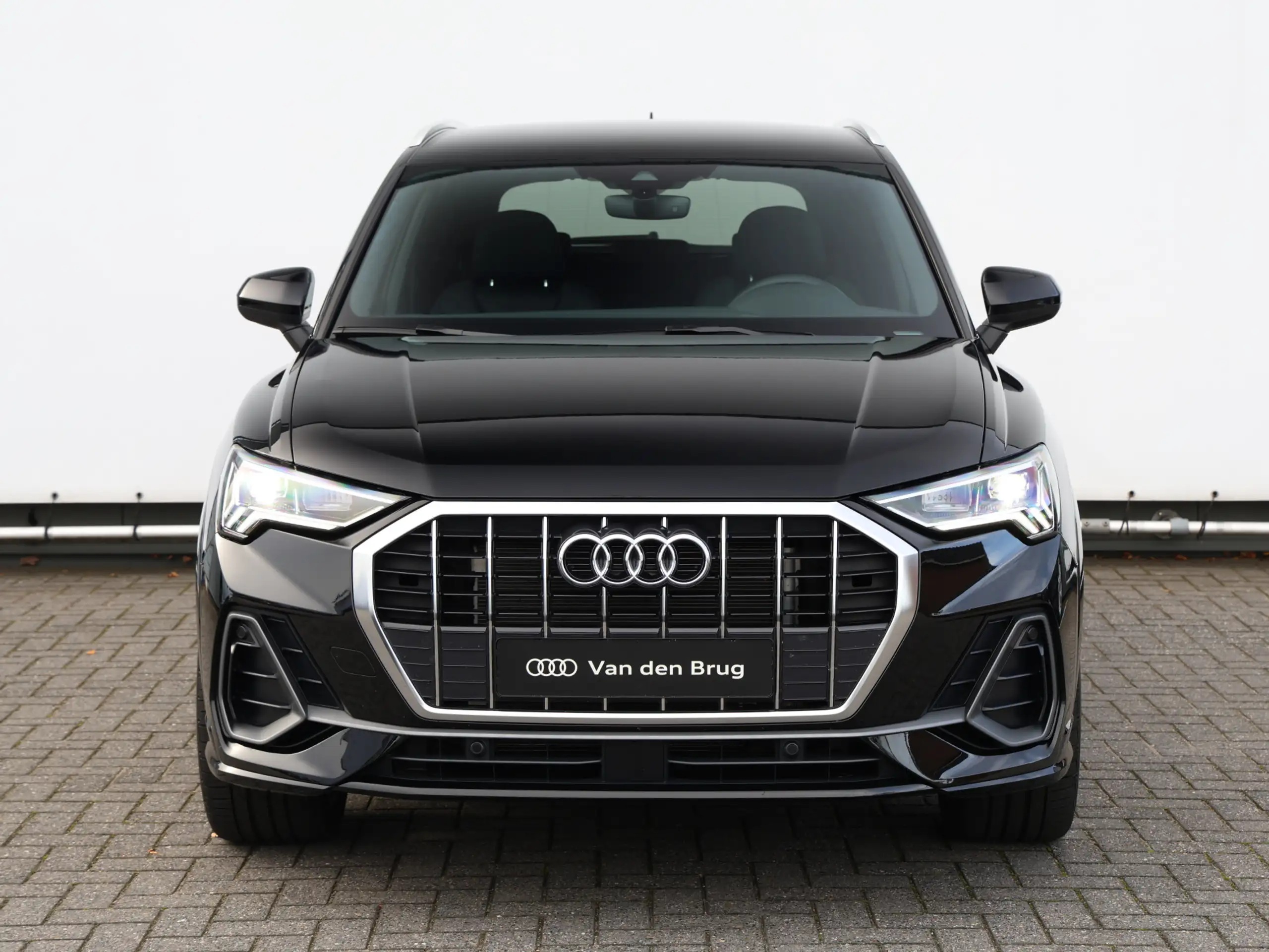 Audi - Q3