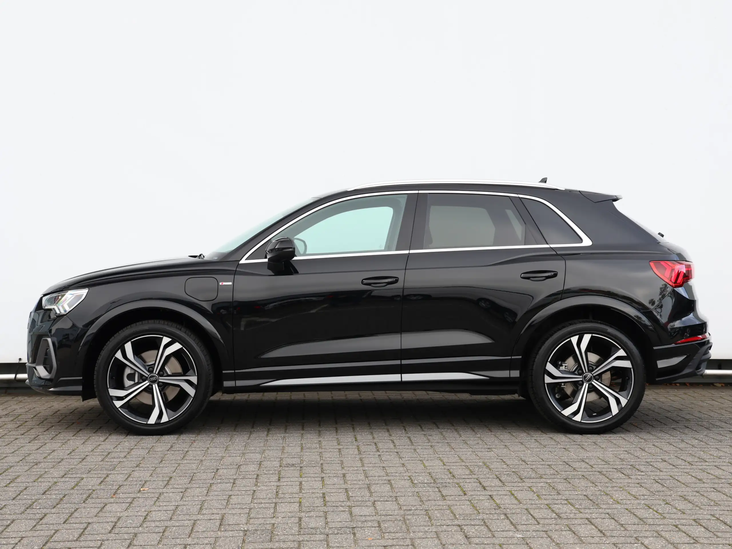 Audi - Q3