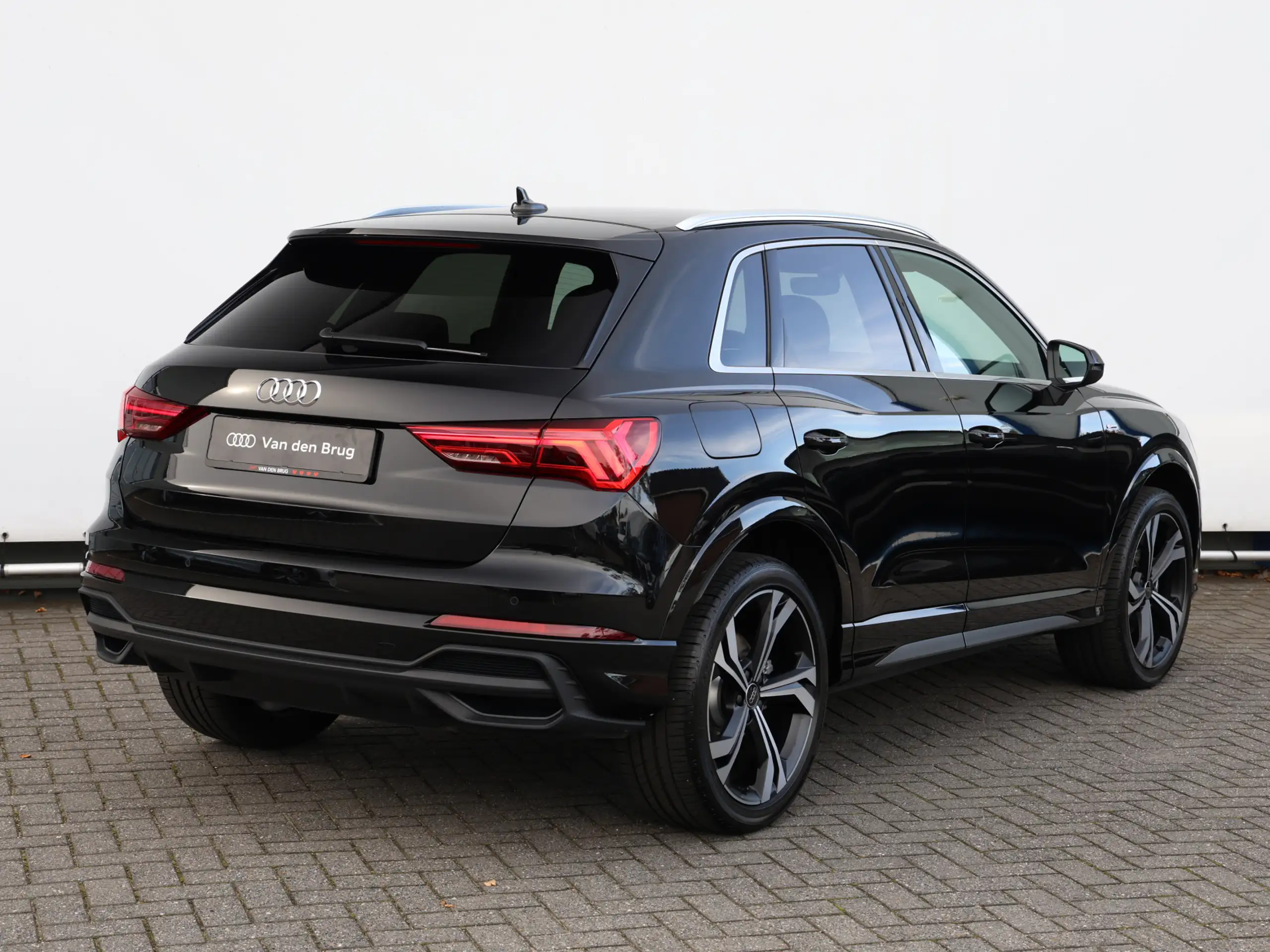 Audi - Q3