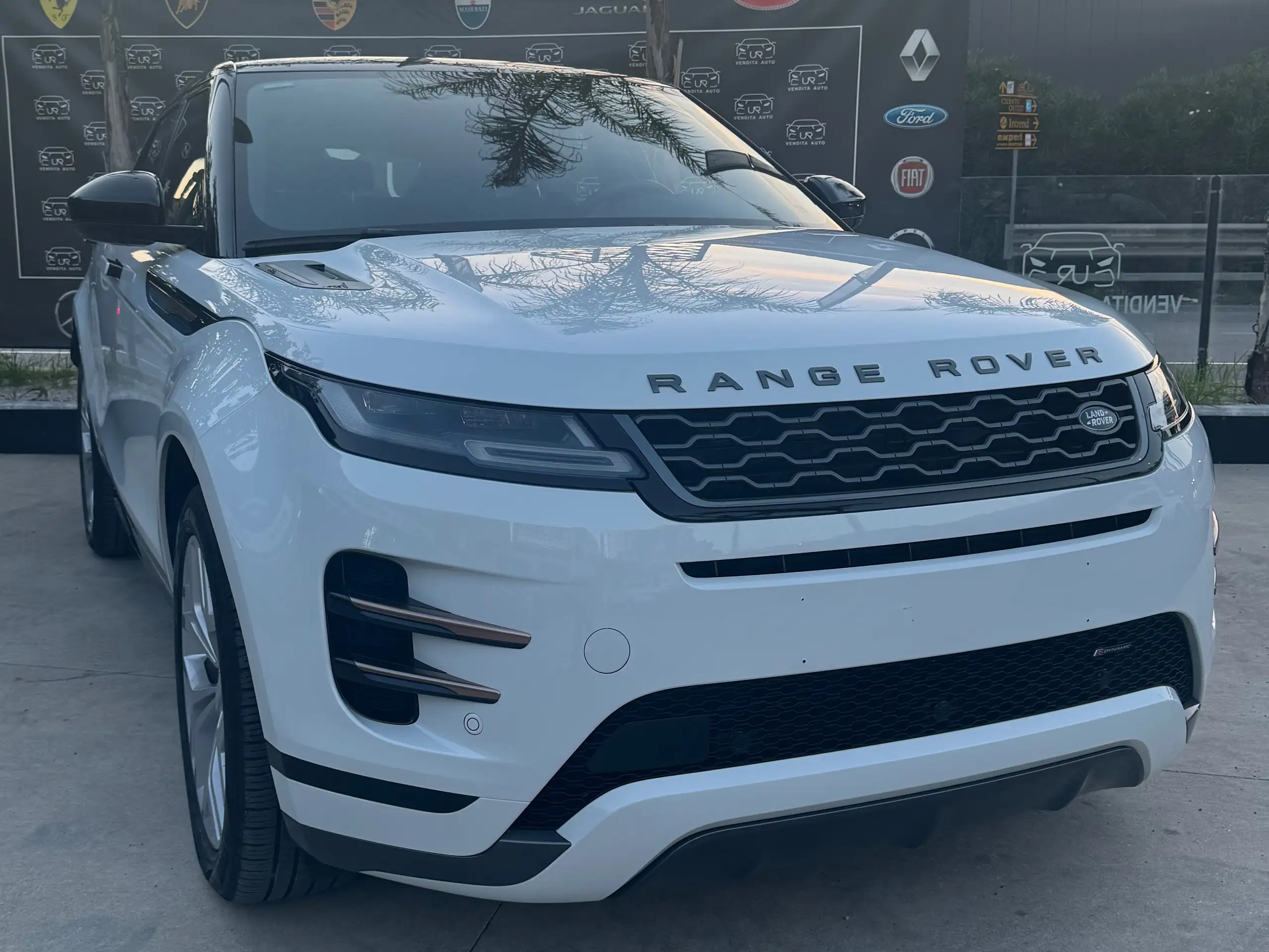 Land Rover - Range Rover Evoque