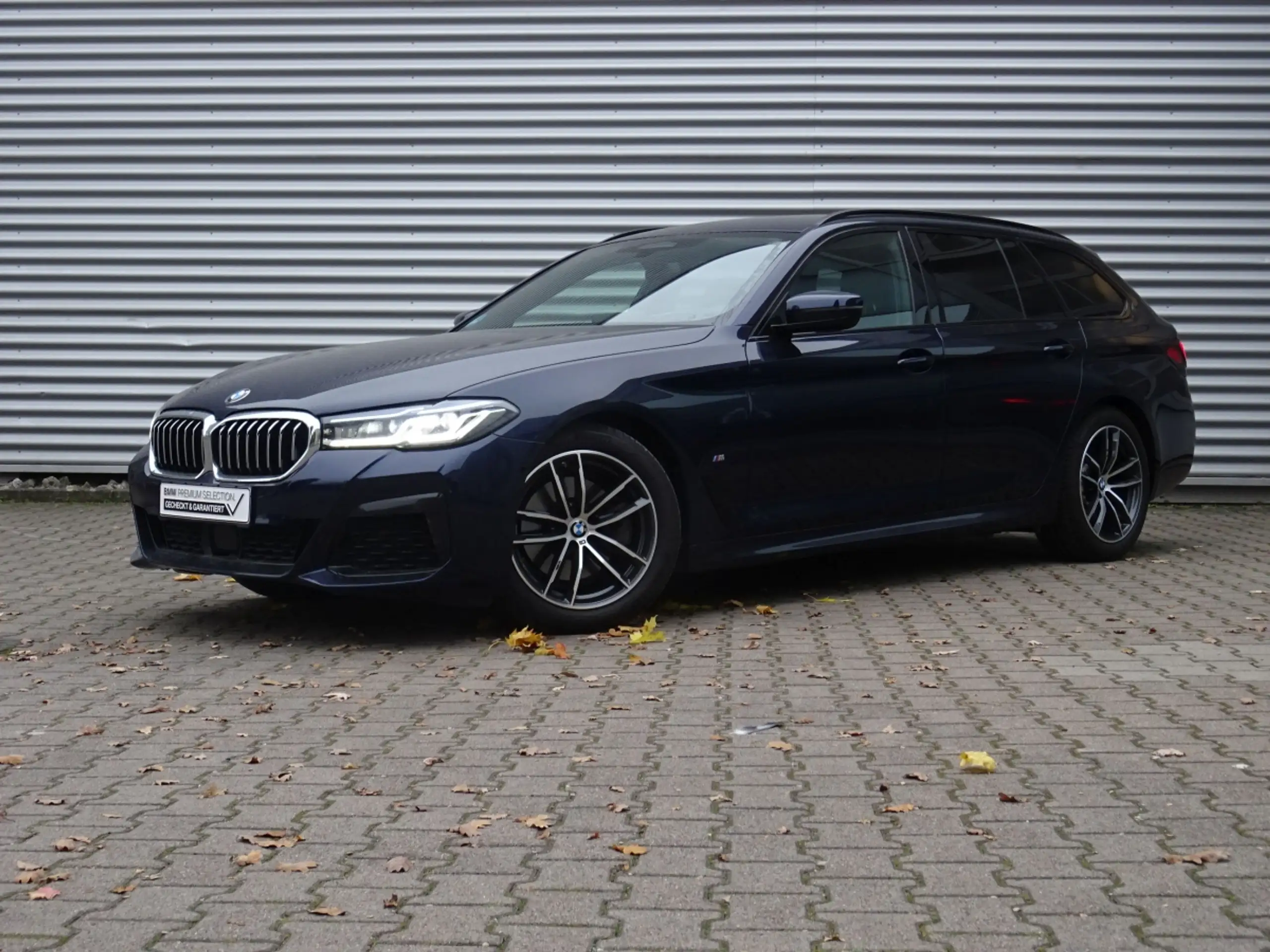 BMW - 520