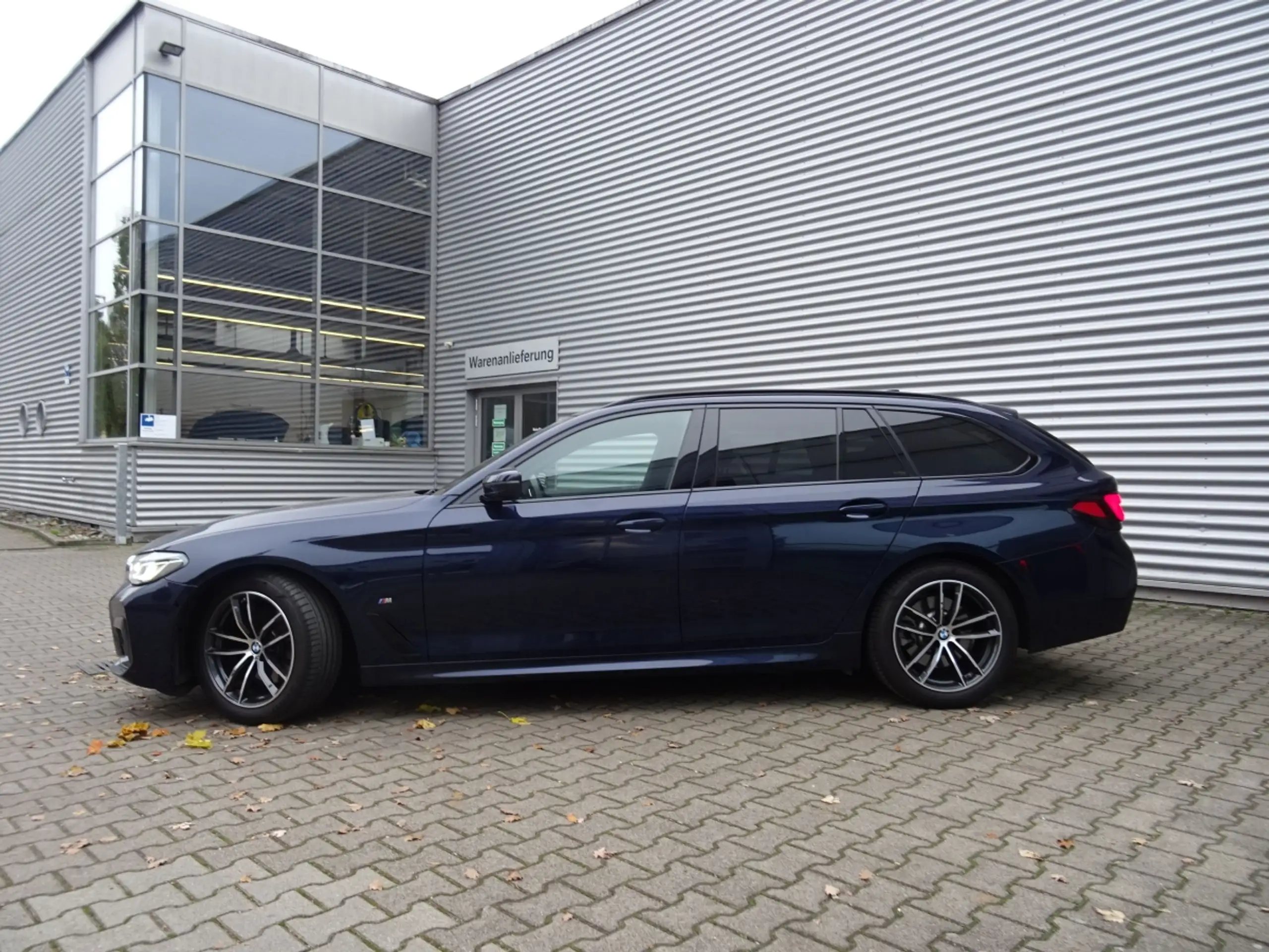 BMW - 520