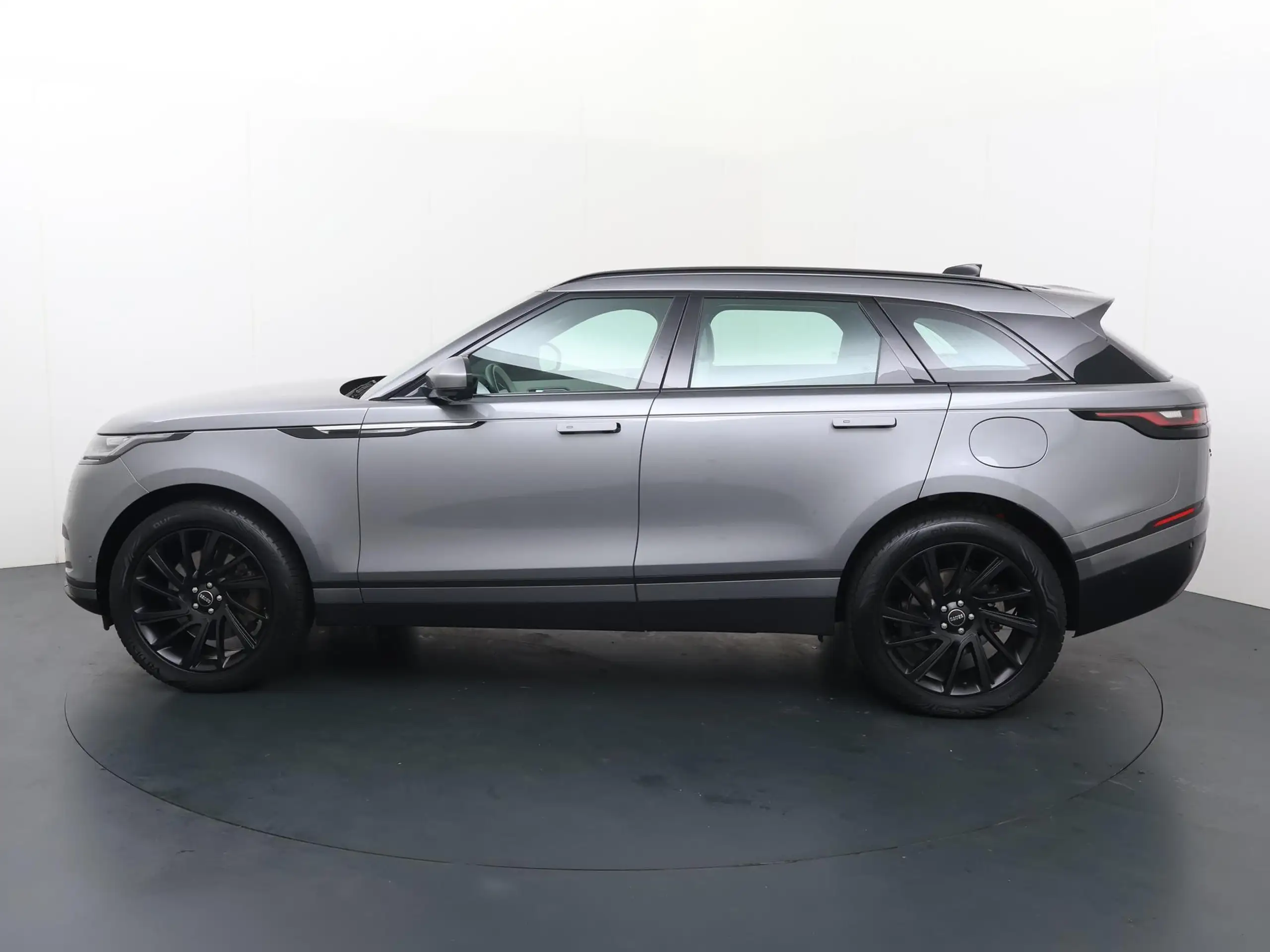 Land Rover - Range Rover Velar