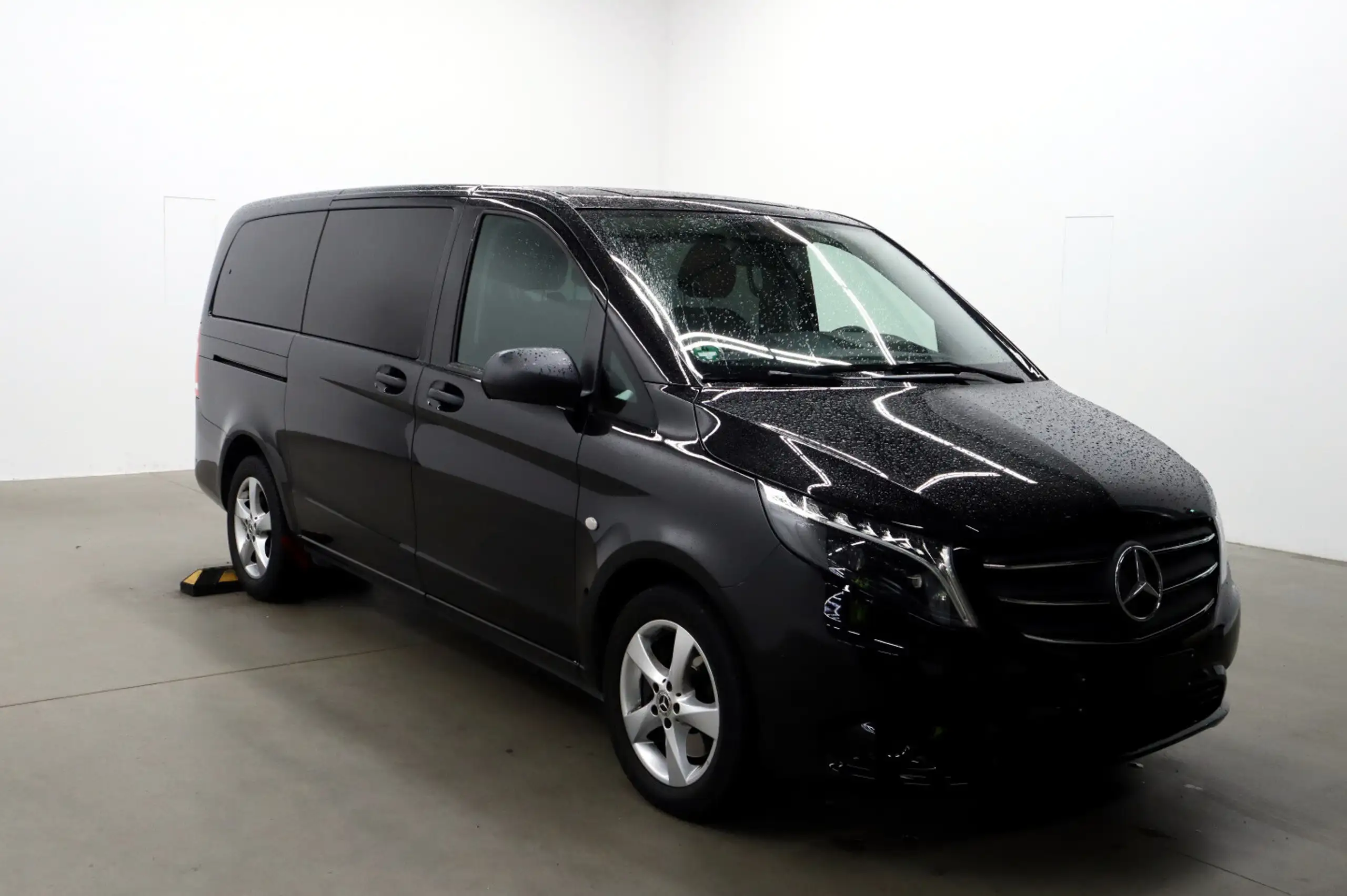 Mercedes-Benz - Vito