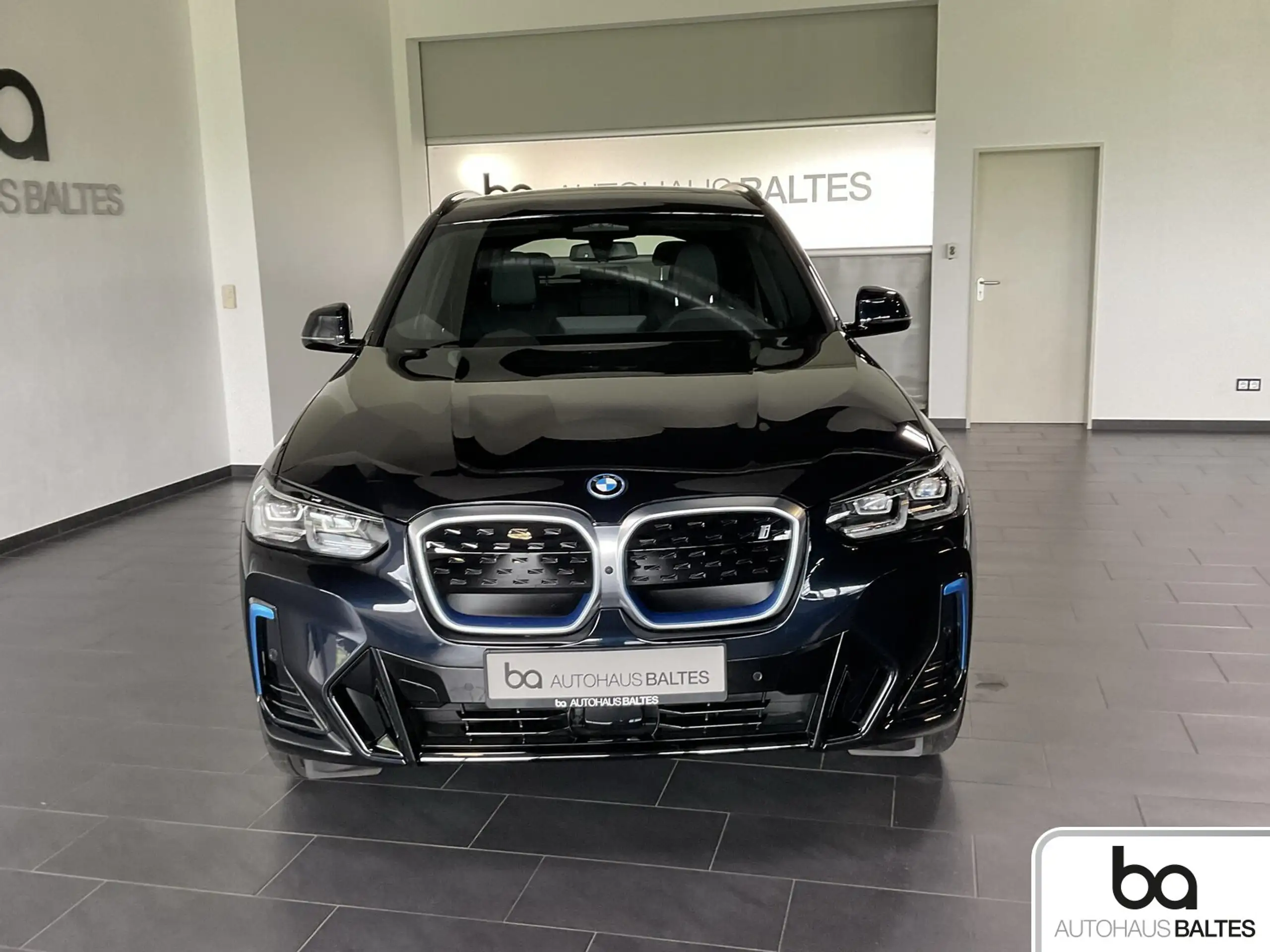 BMW - iX3