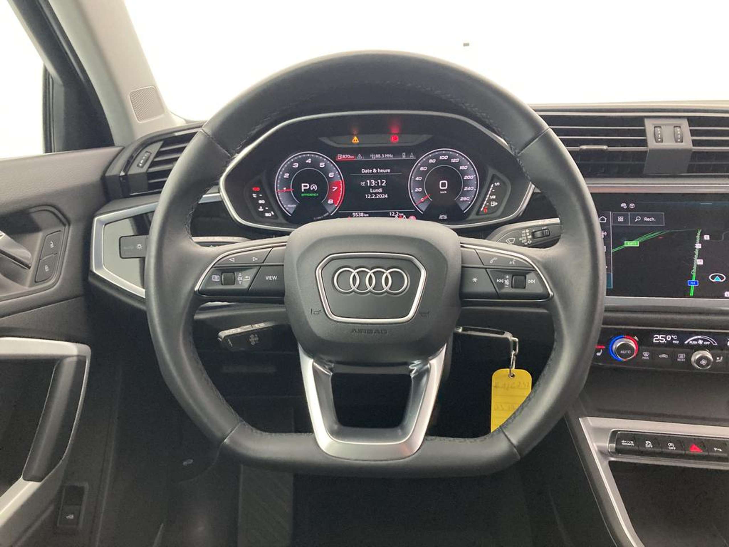 Audi - Q3