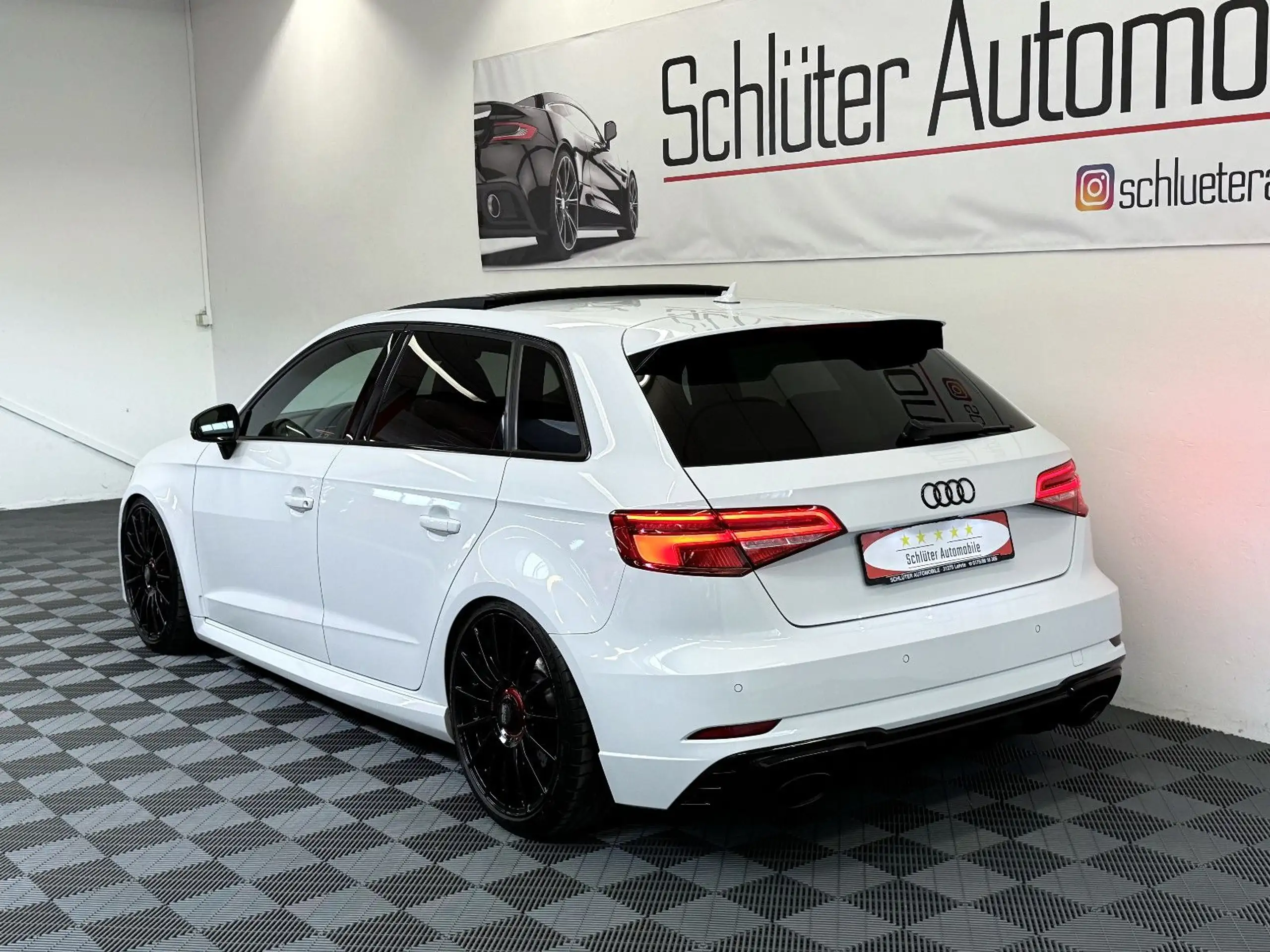 Audi - RS3