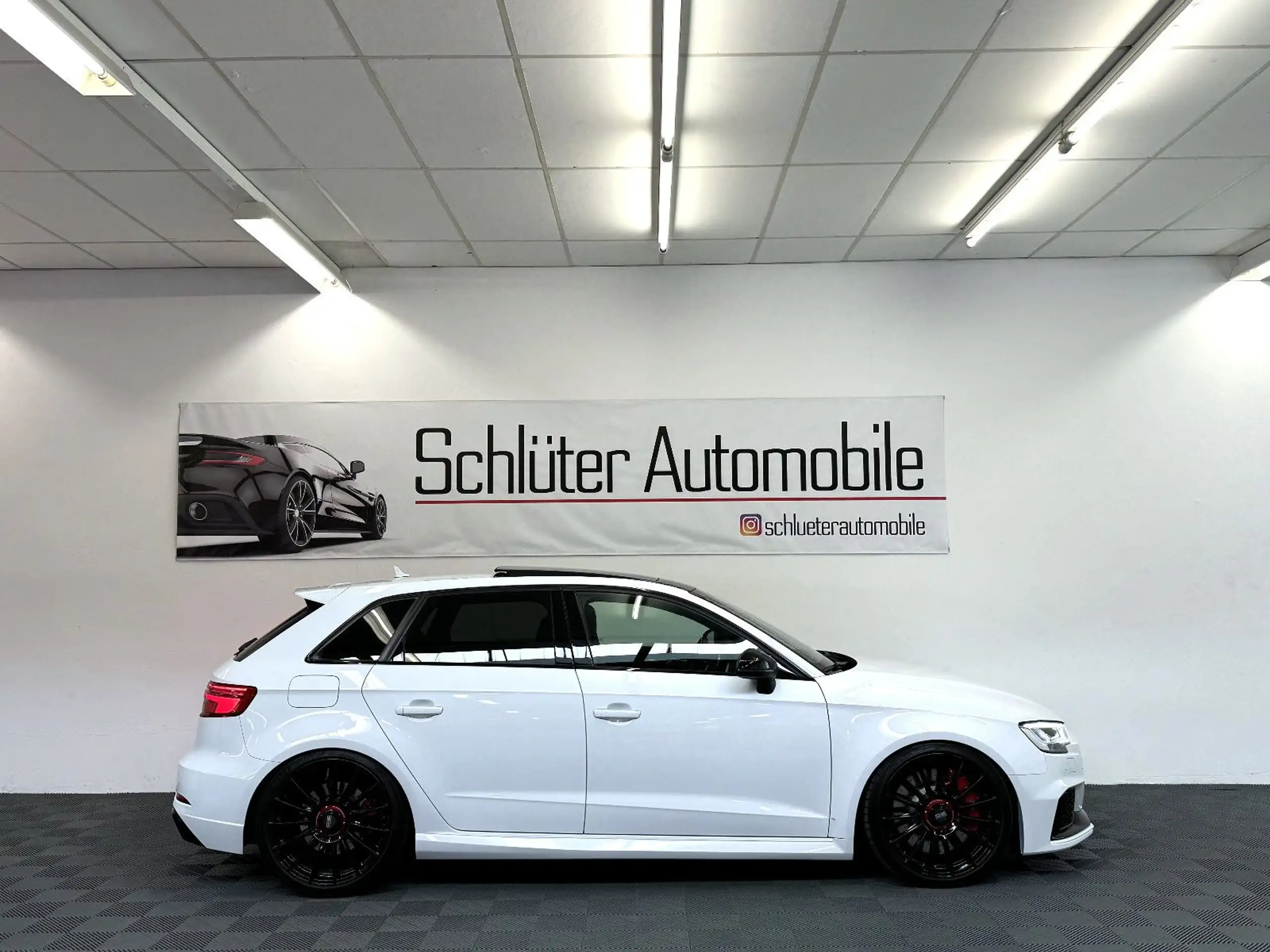 Audi - RS3