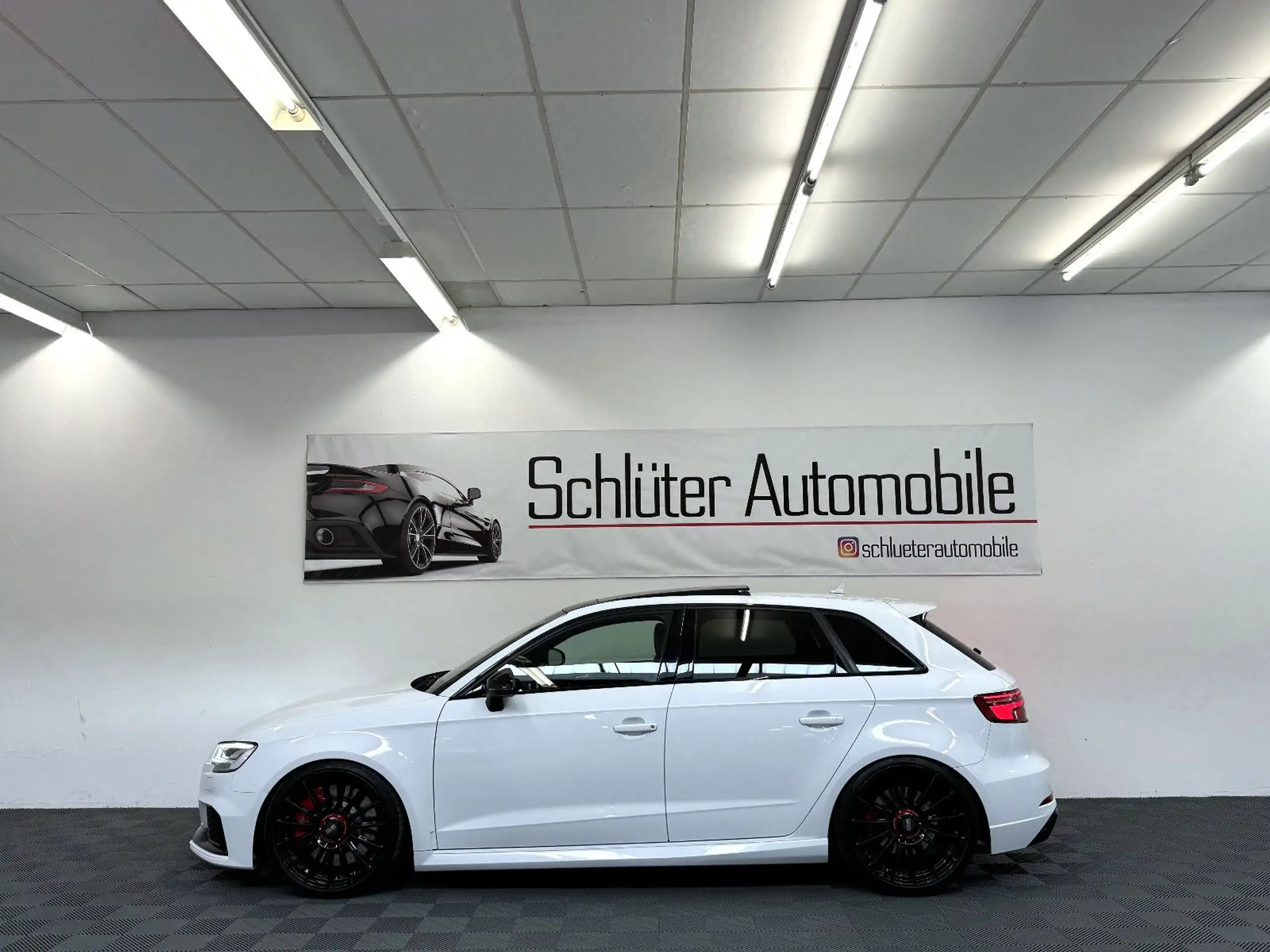 Audi - RS3