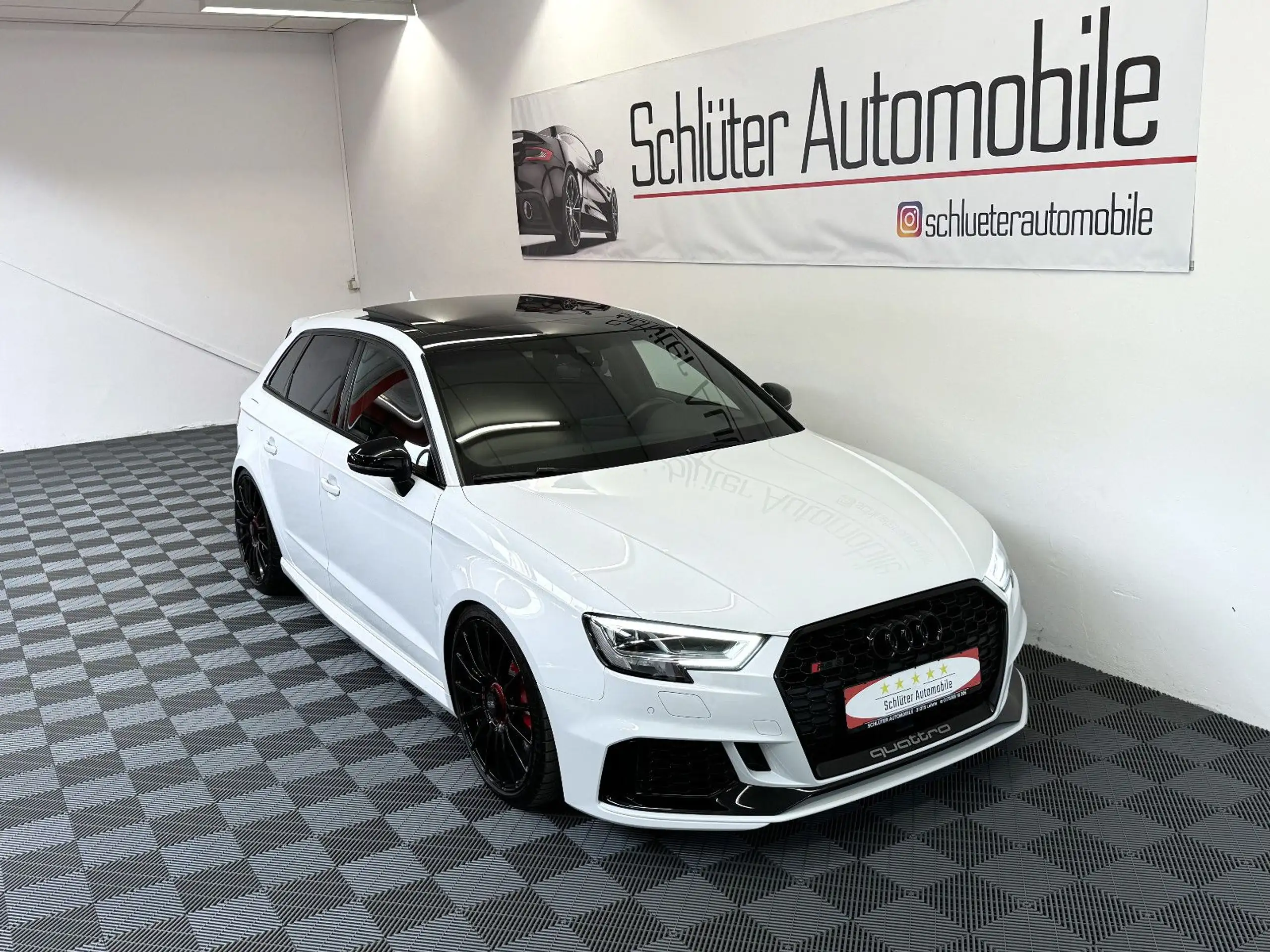 Audi - RS3