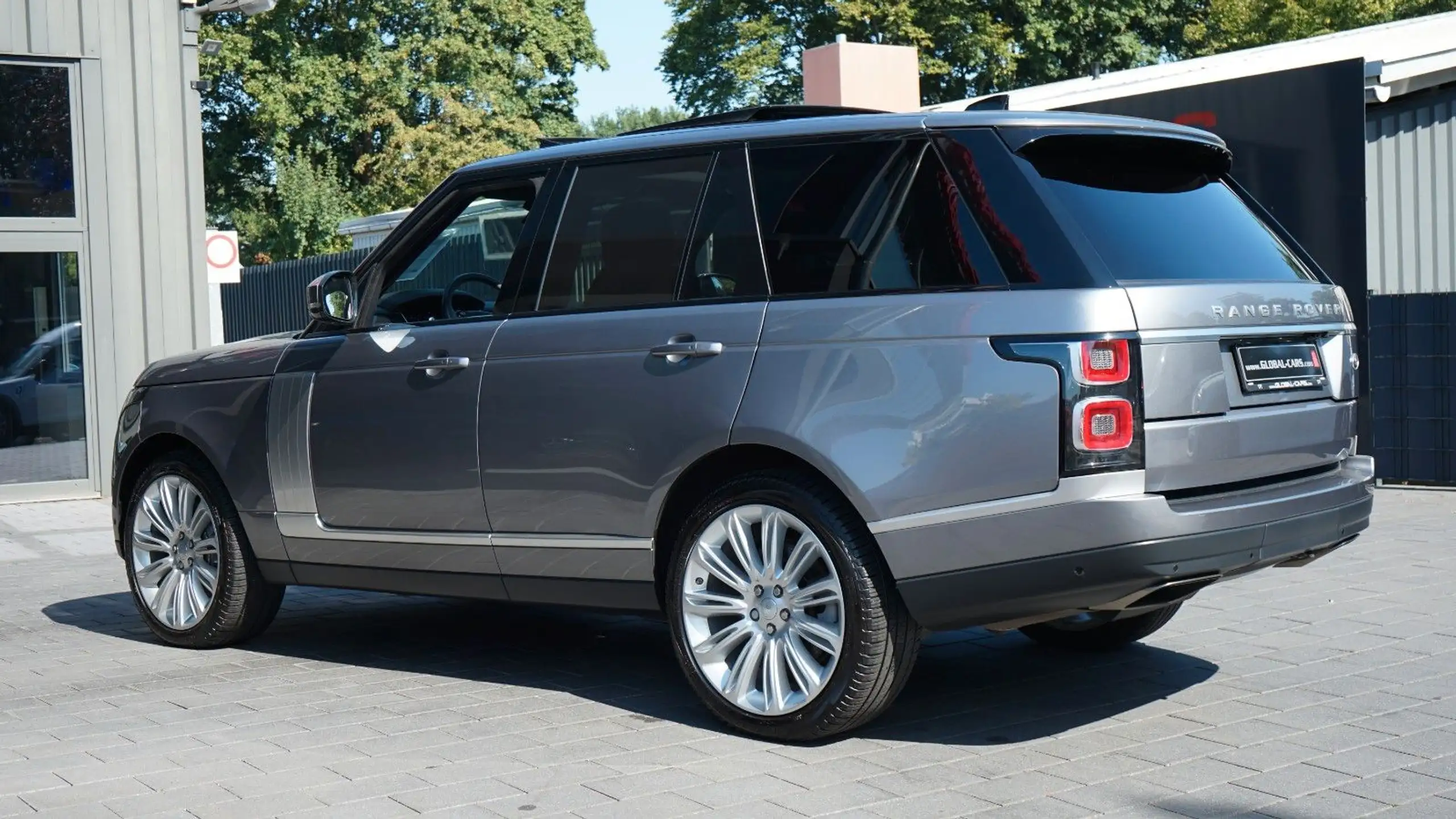 Land Rover - Range Rover