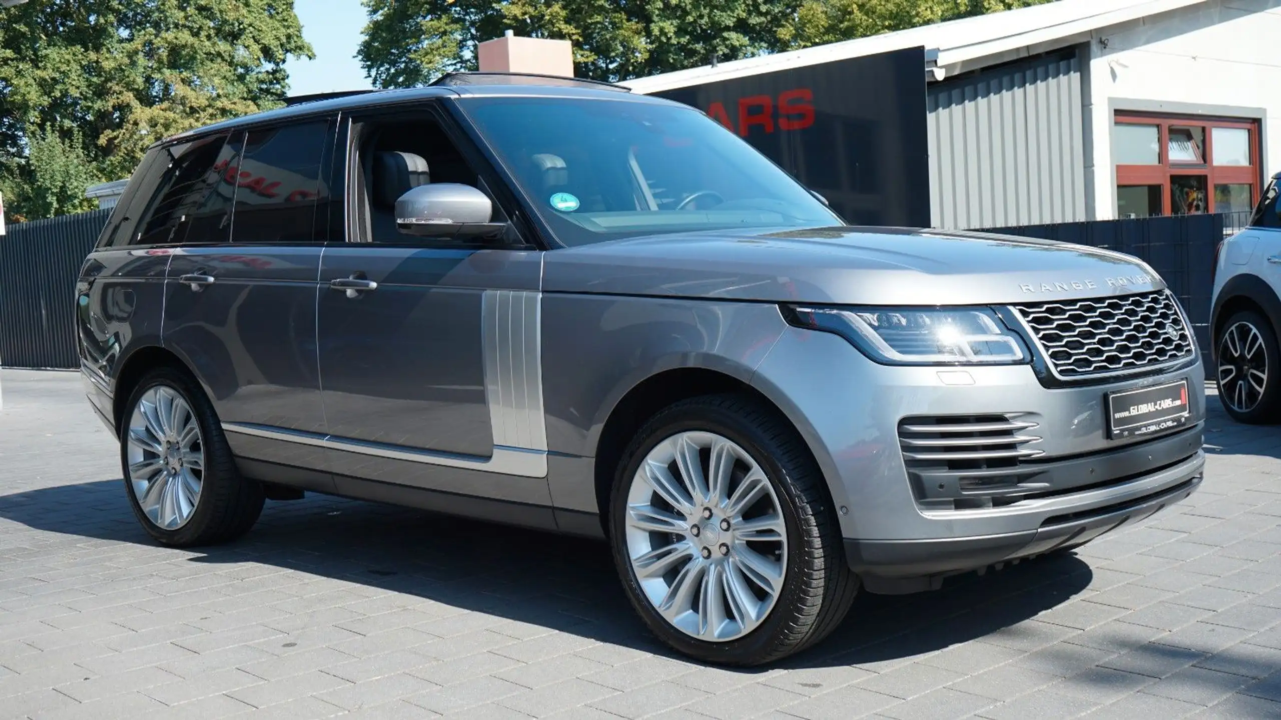 Land Rover - Range Rover