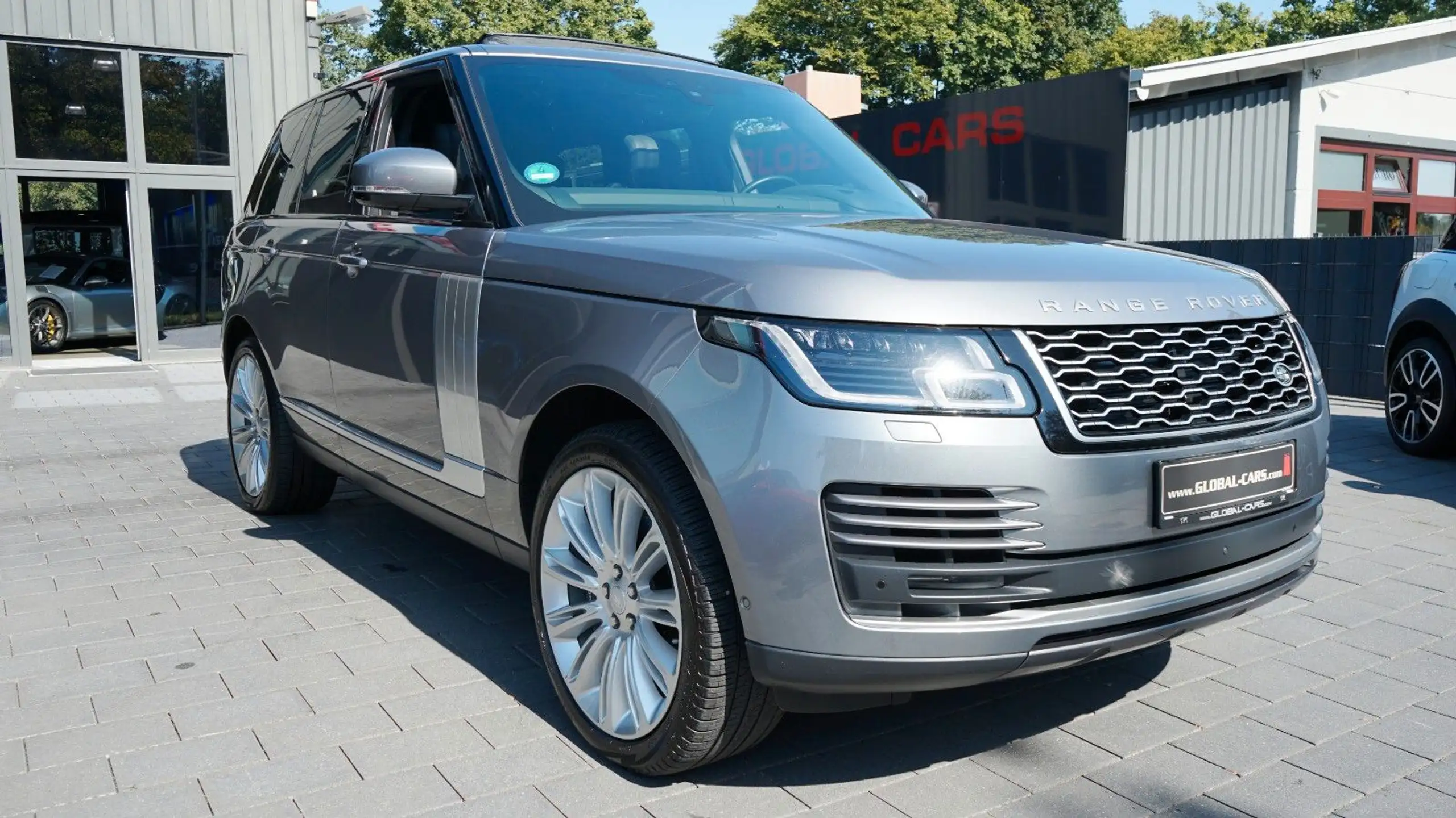 Land Rover - Range Rover