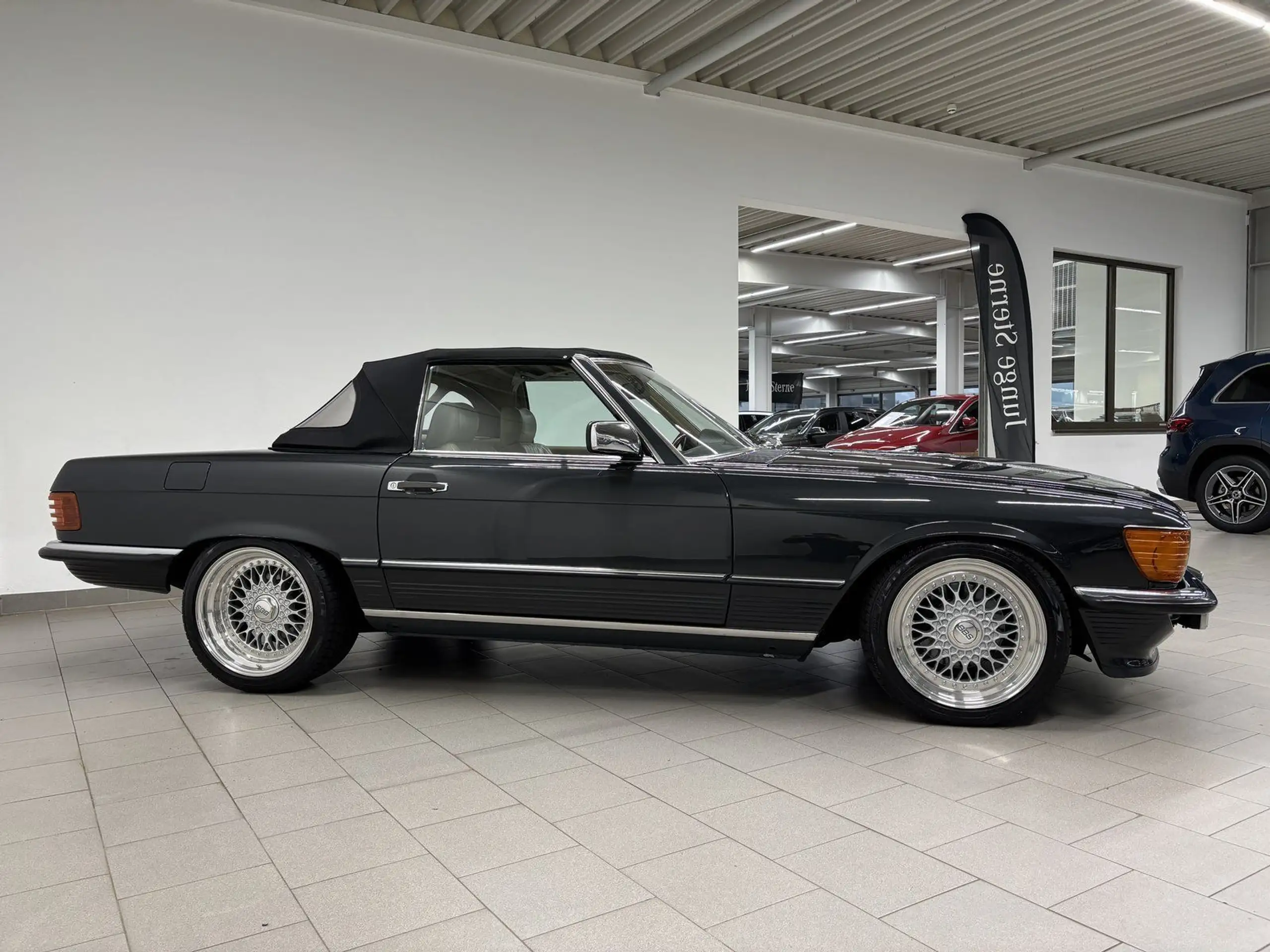 Mercedes-Benz - SL 300