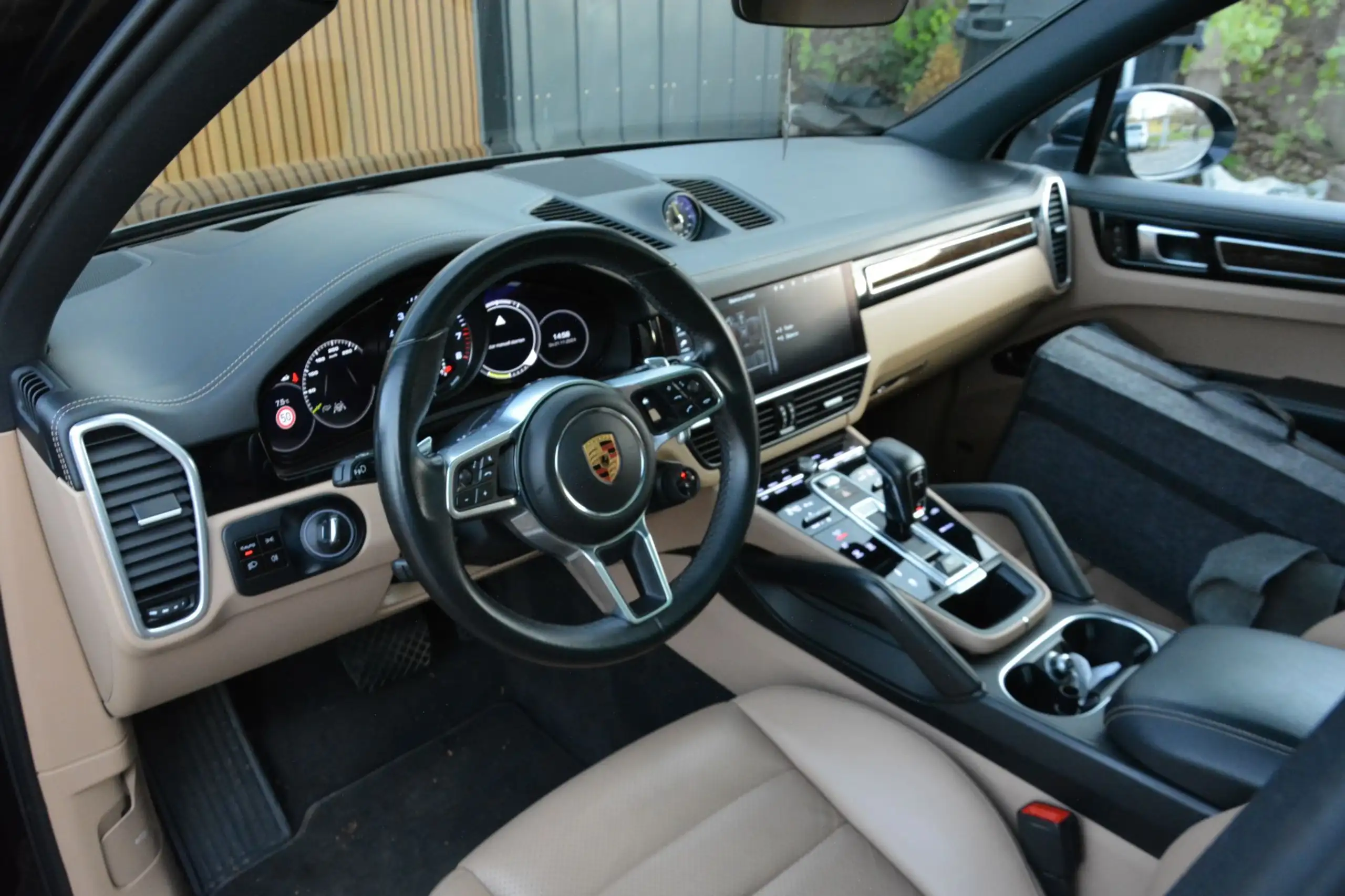 Porsche - Cayenne