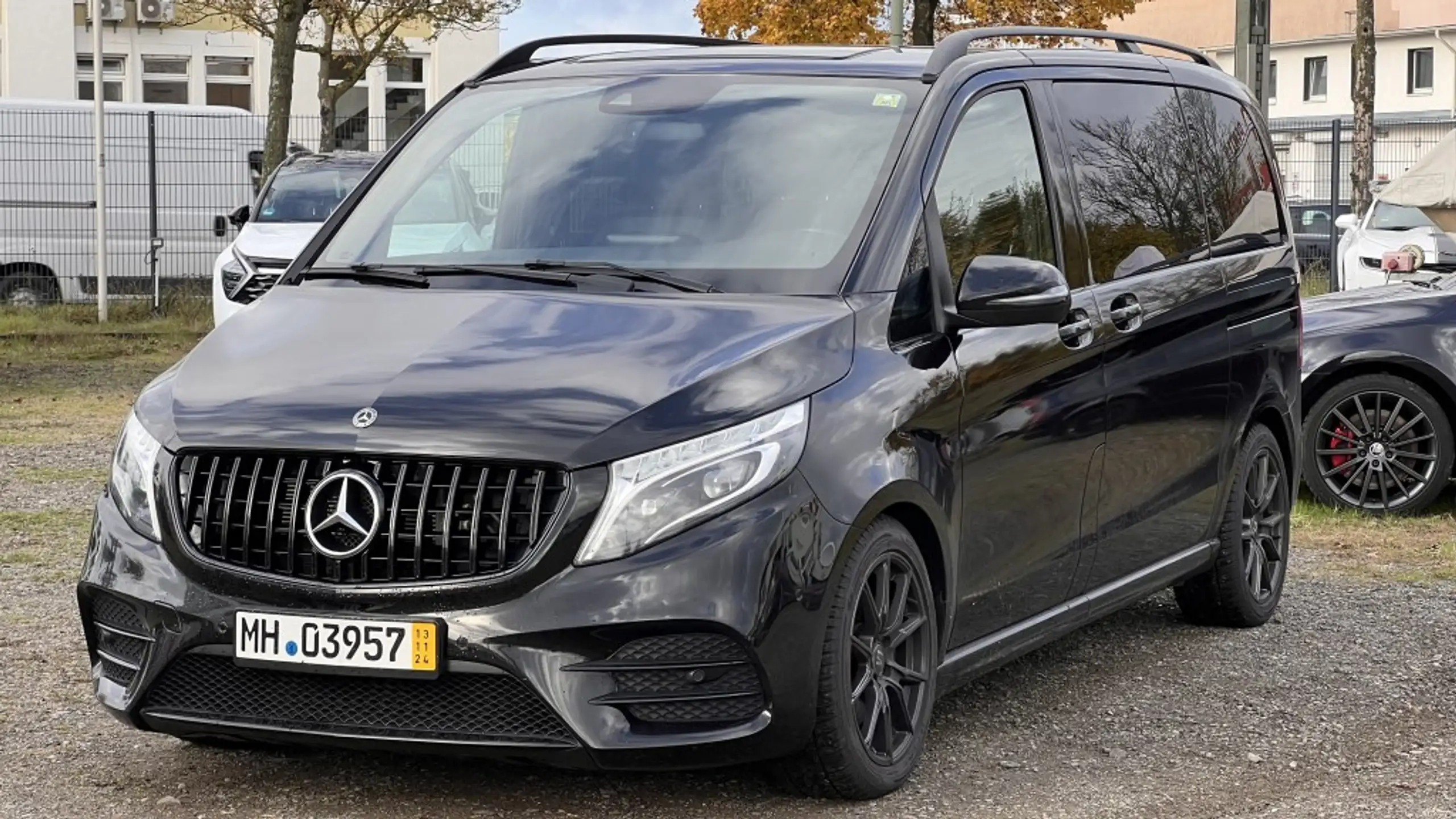 Mercedes-Benz - V 220