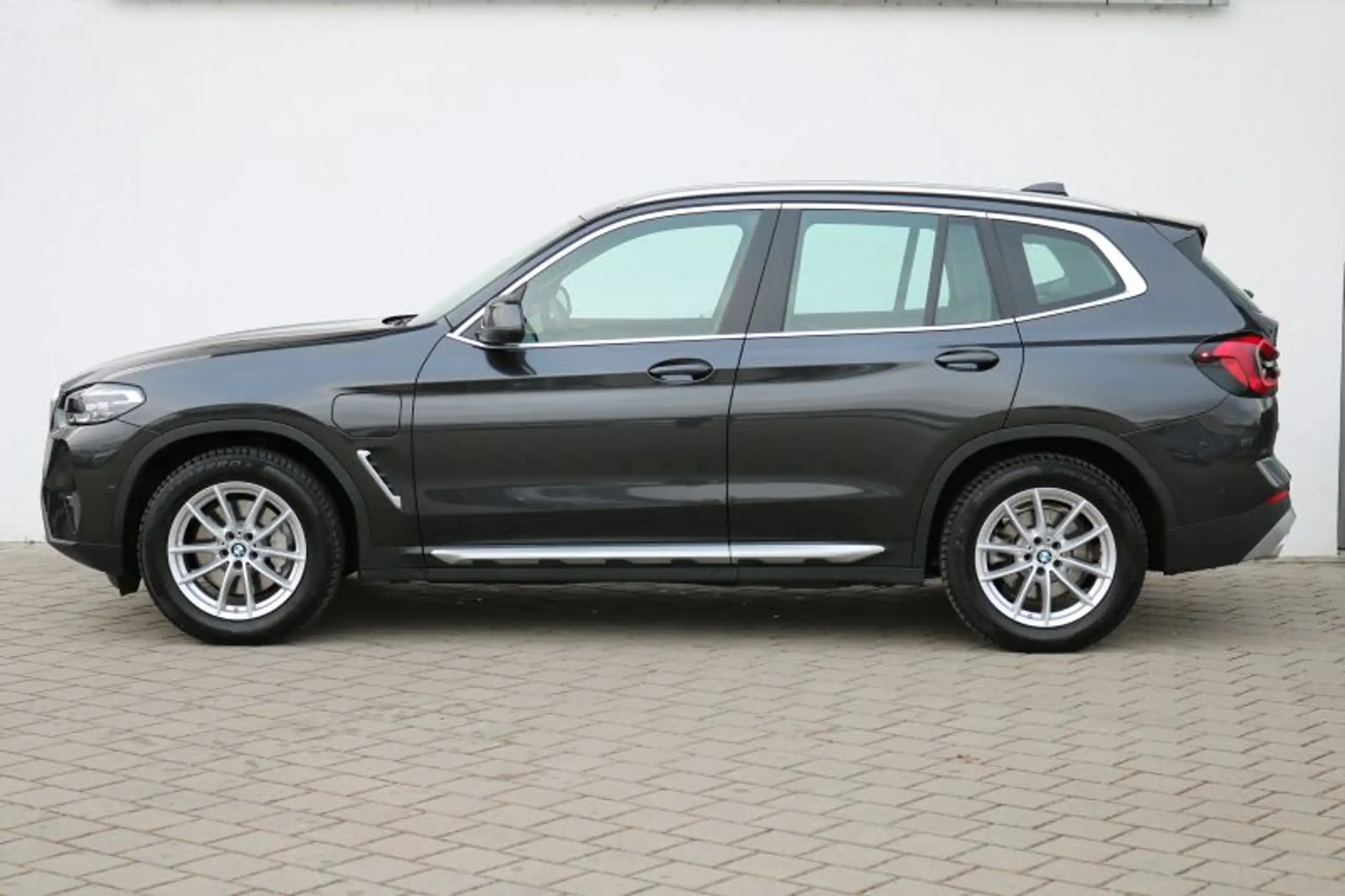 BMW - X3