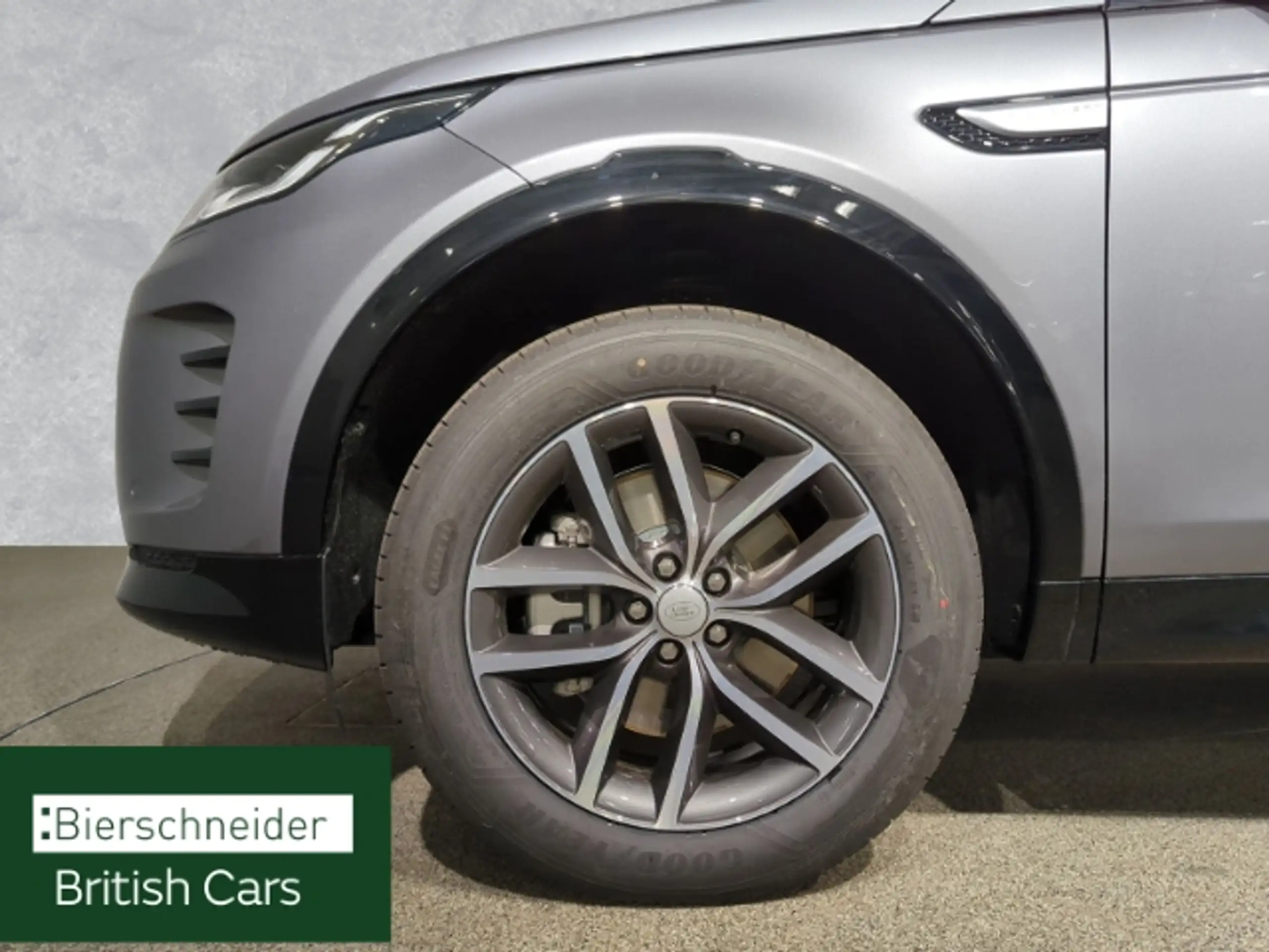 Land Rover - Discovery Sport