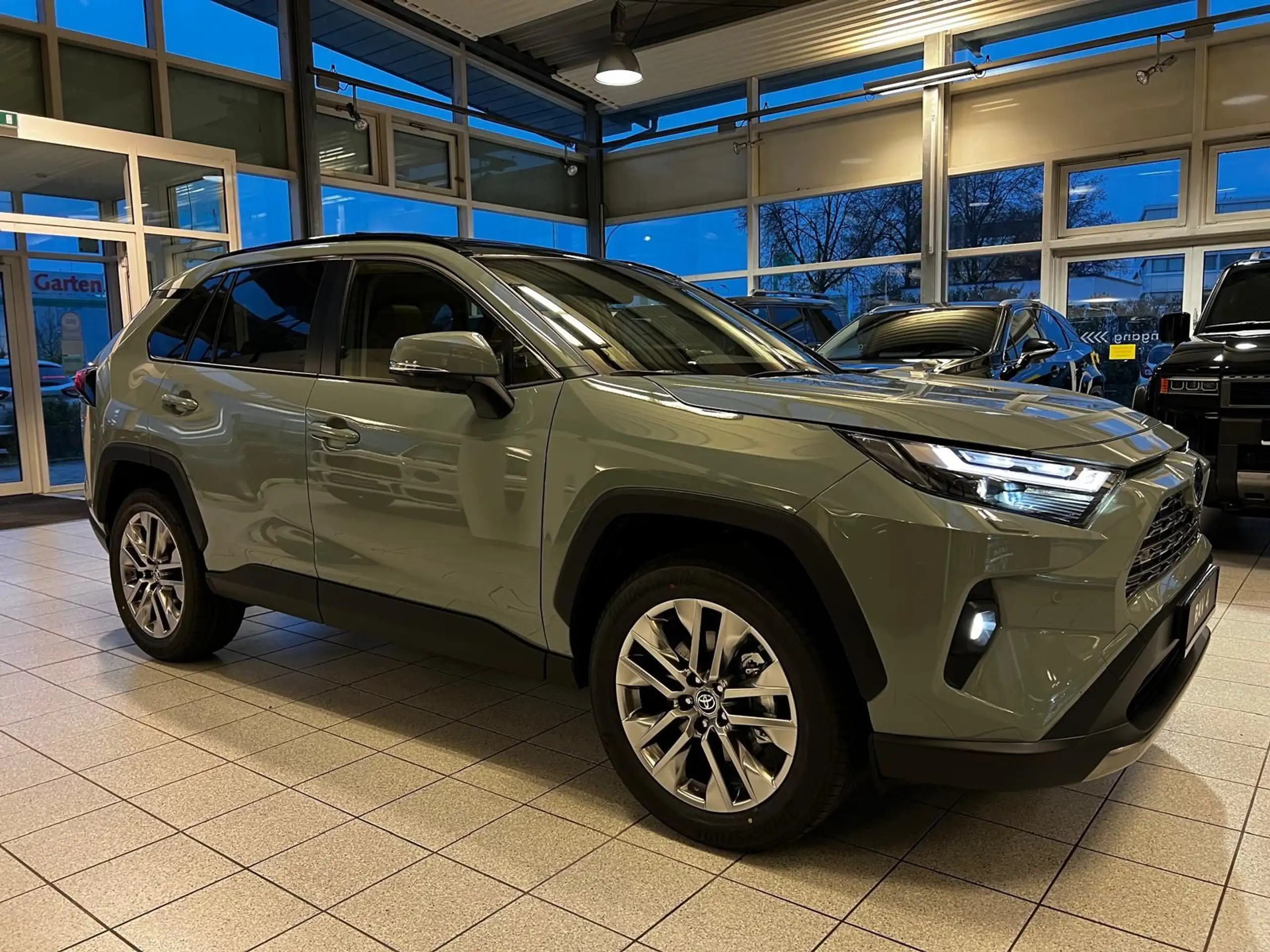 Toyota - RAV 4