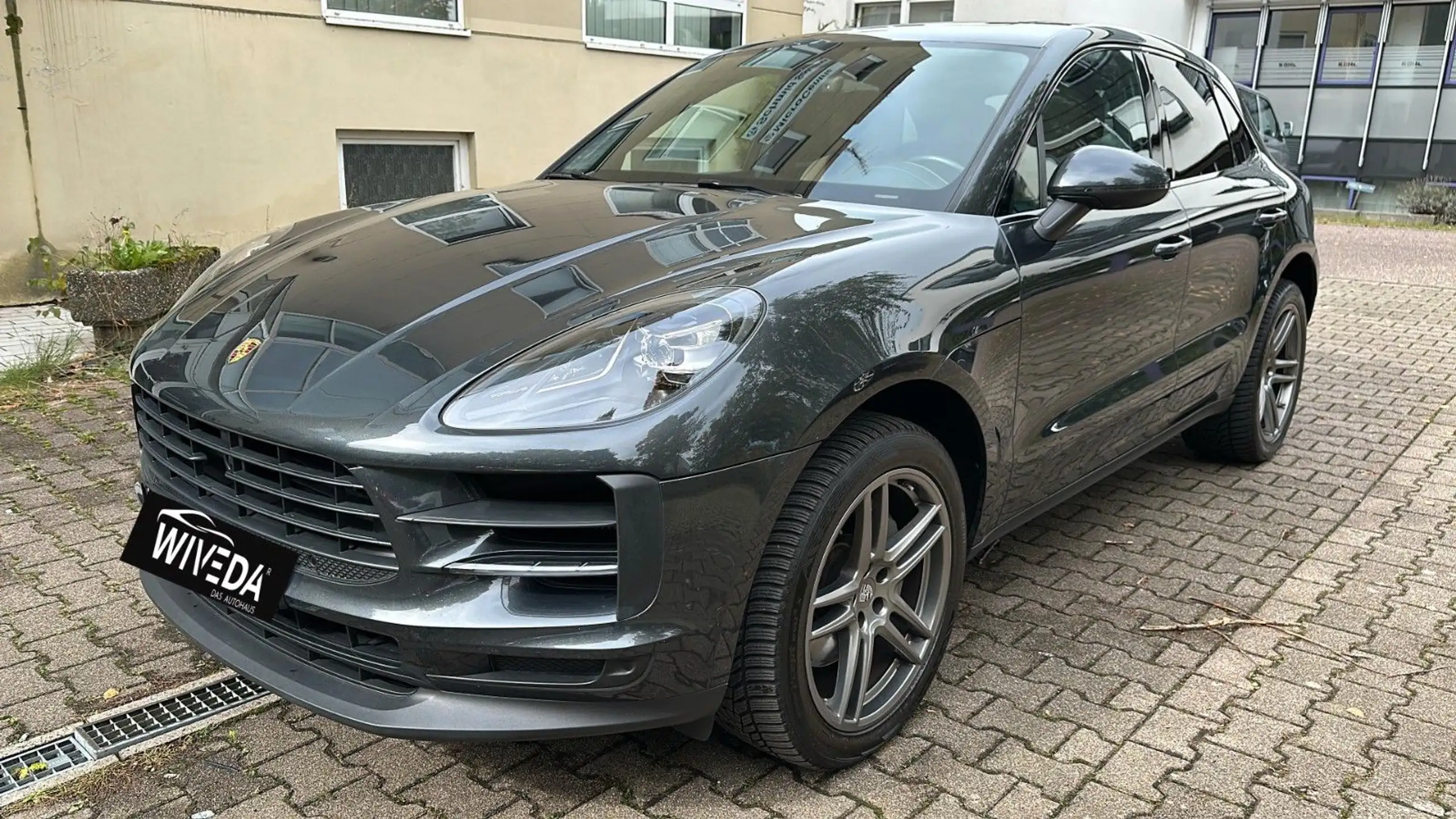 Porsche - Macan