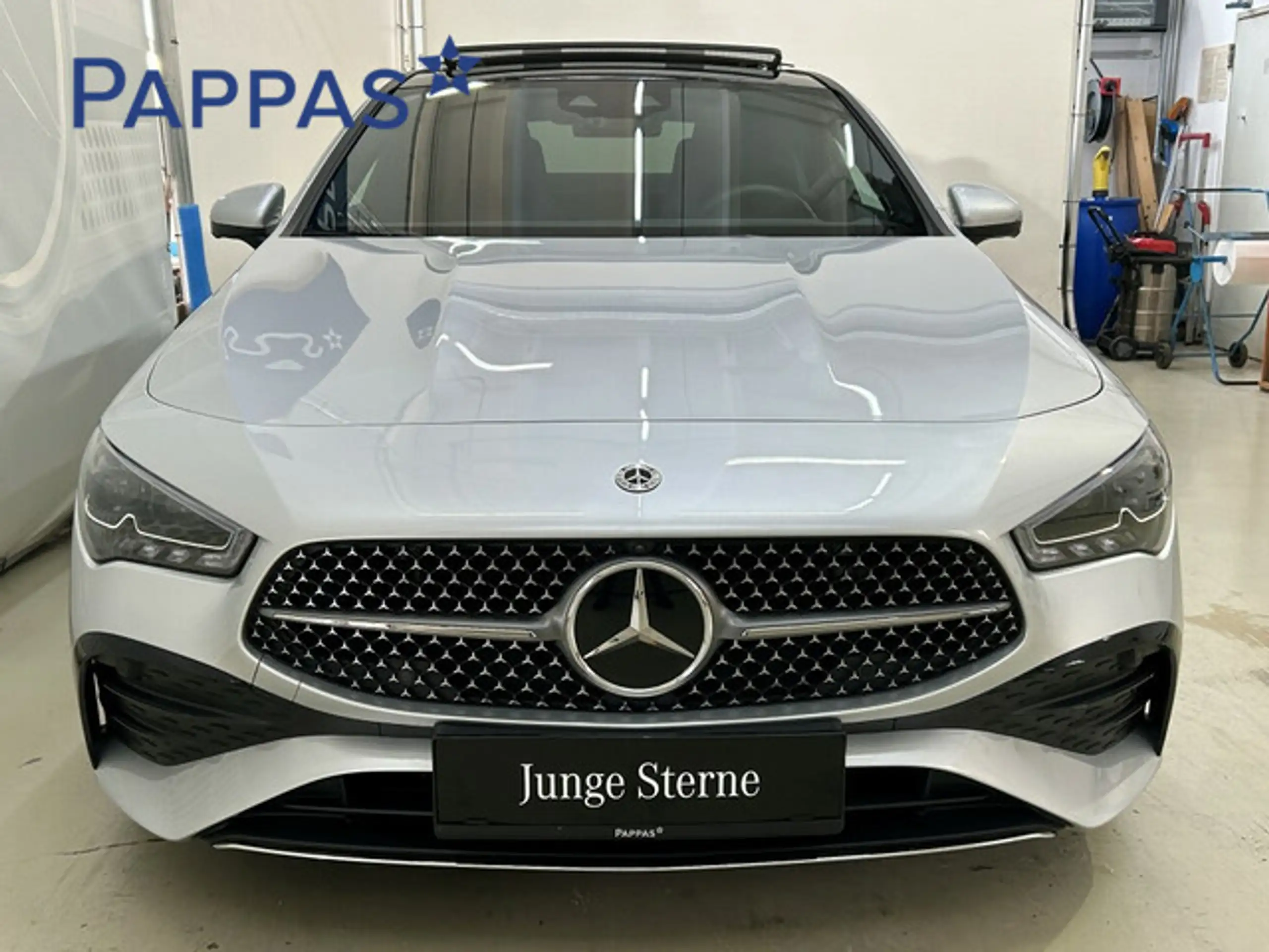 Mercedes-Benz - CLA 200