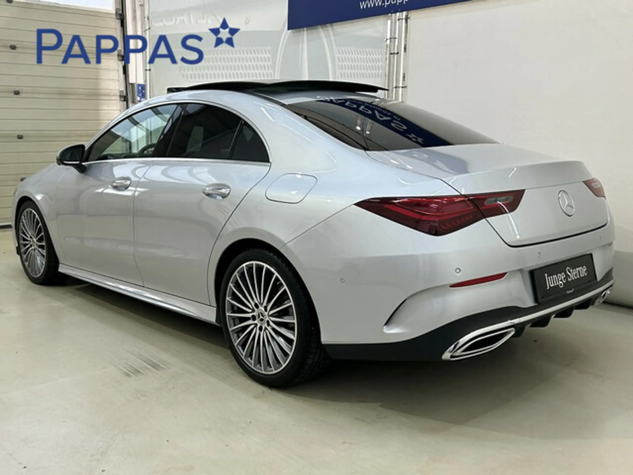 Mercedes-Benz - CLA 200