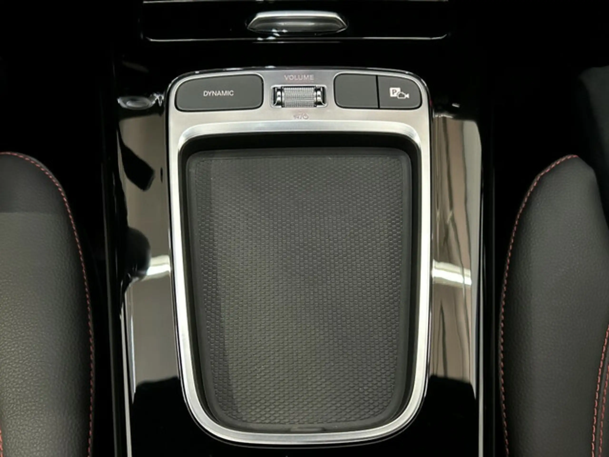 Mercedes-Benz - CLA 200