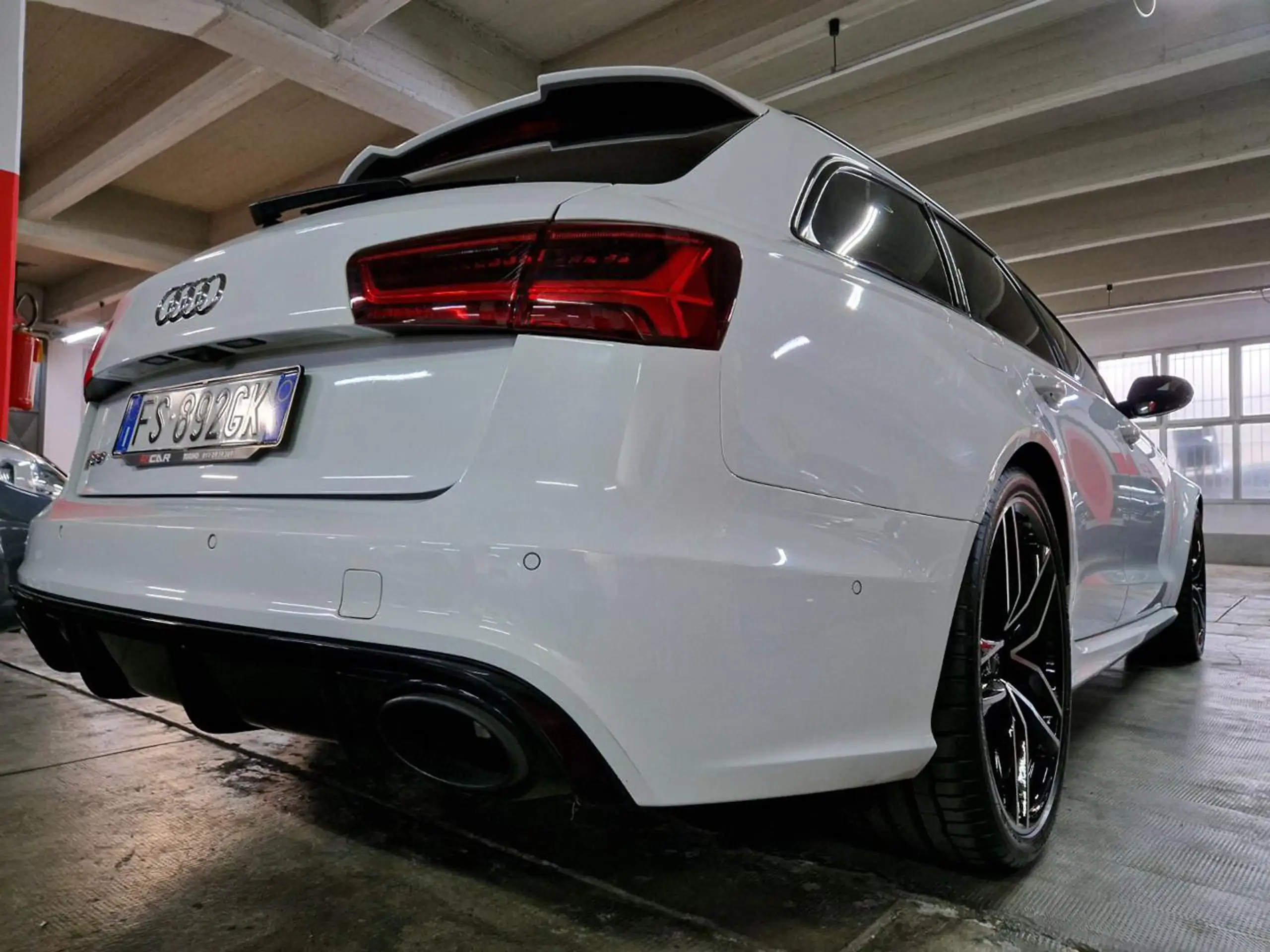 Audi - RS6