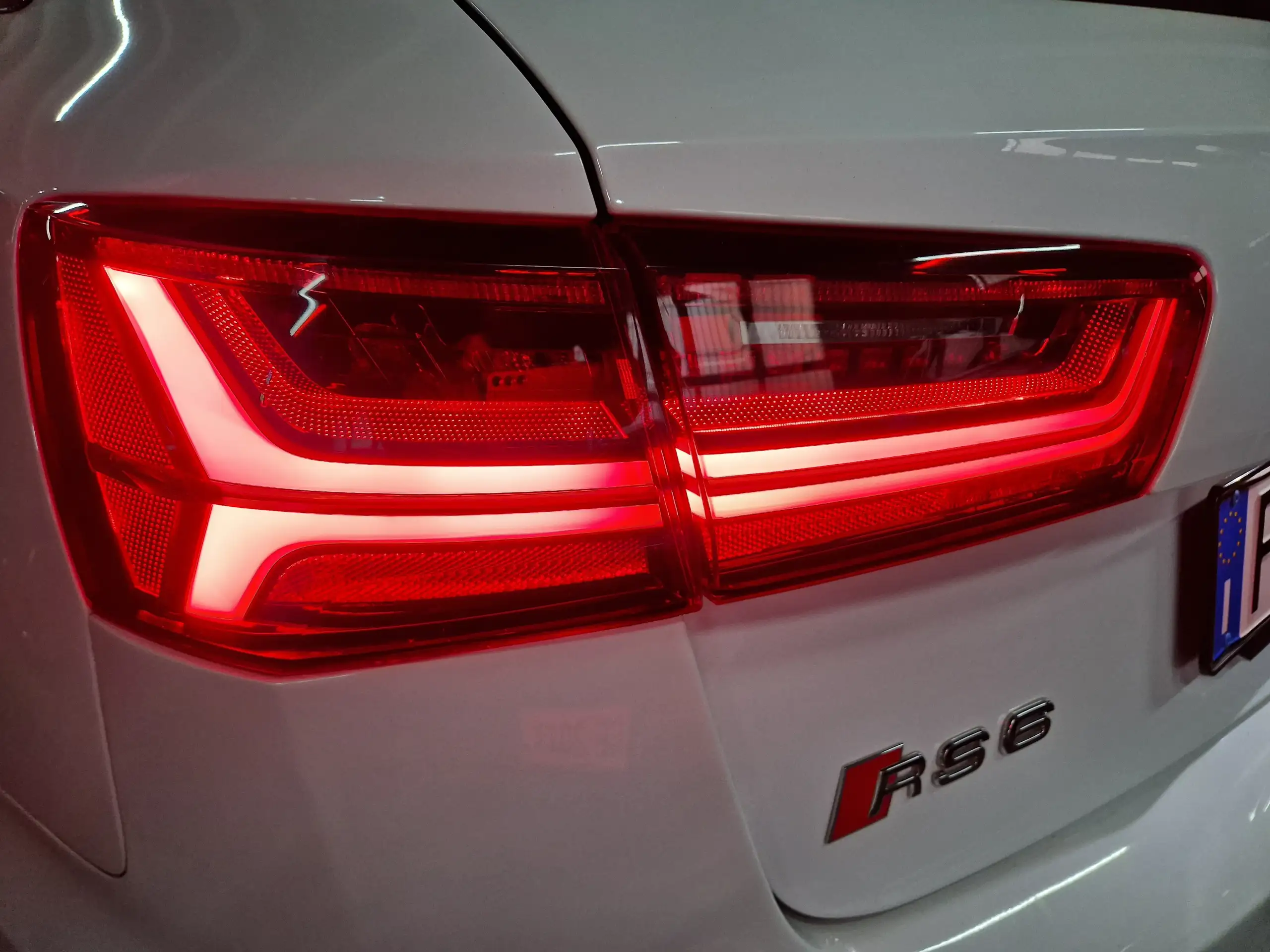 Audi - RS6