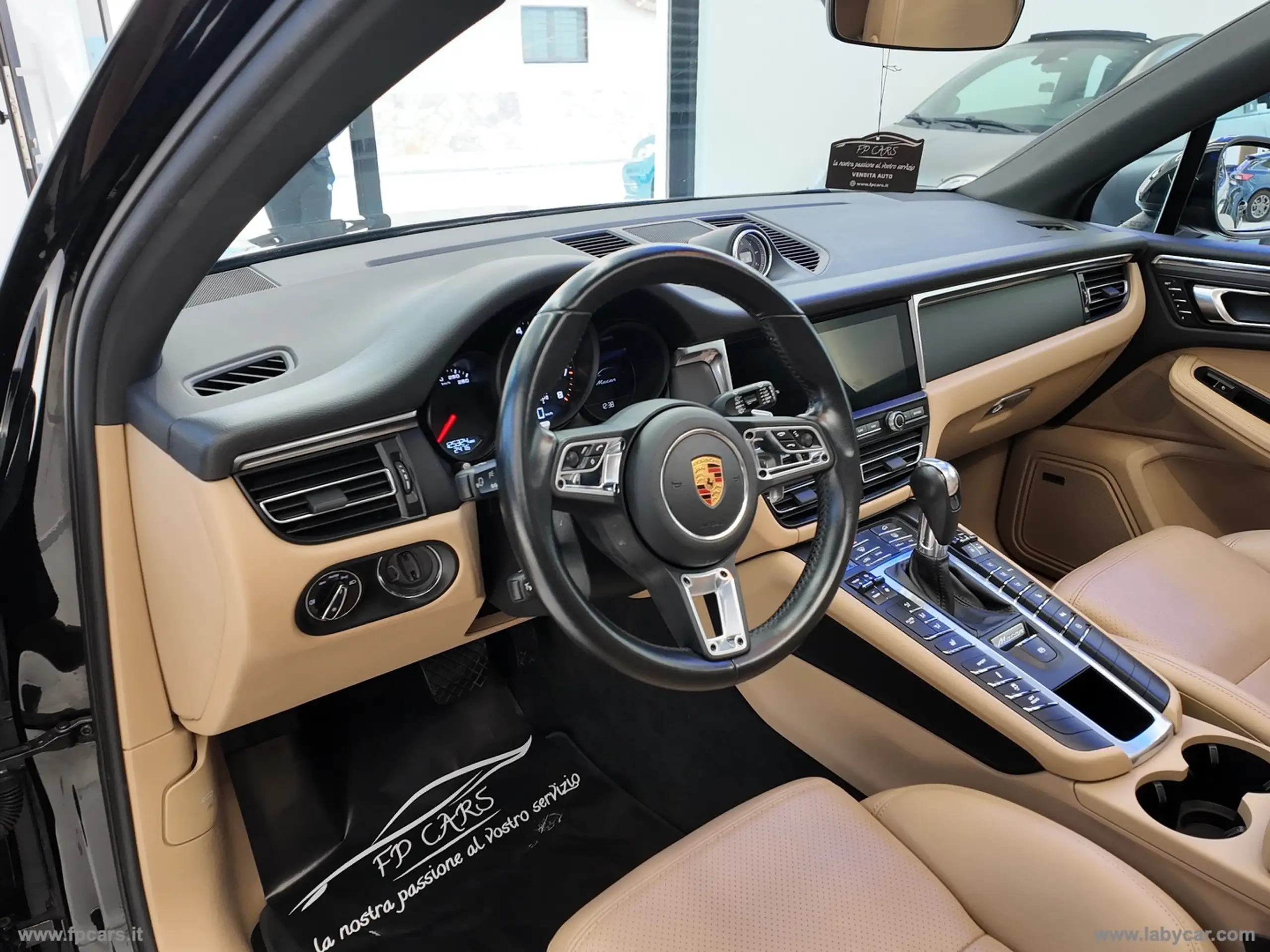 Porsche - Macan