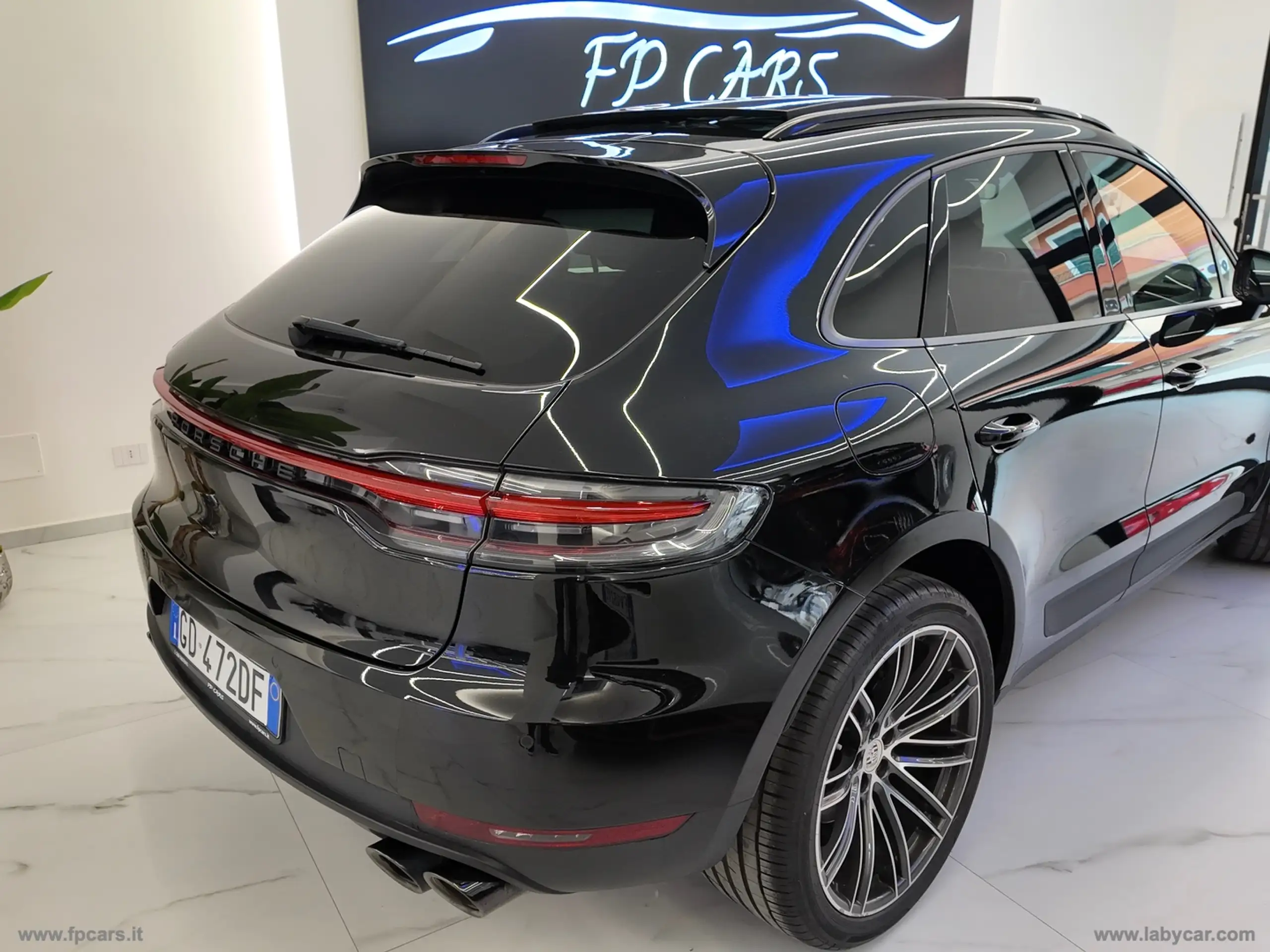 Porsche - Macan